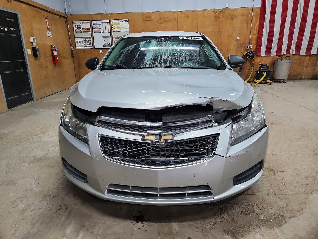 2013 Chevrolet Cruze Ls Silver vin: 1G1PA5SH4D7109238