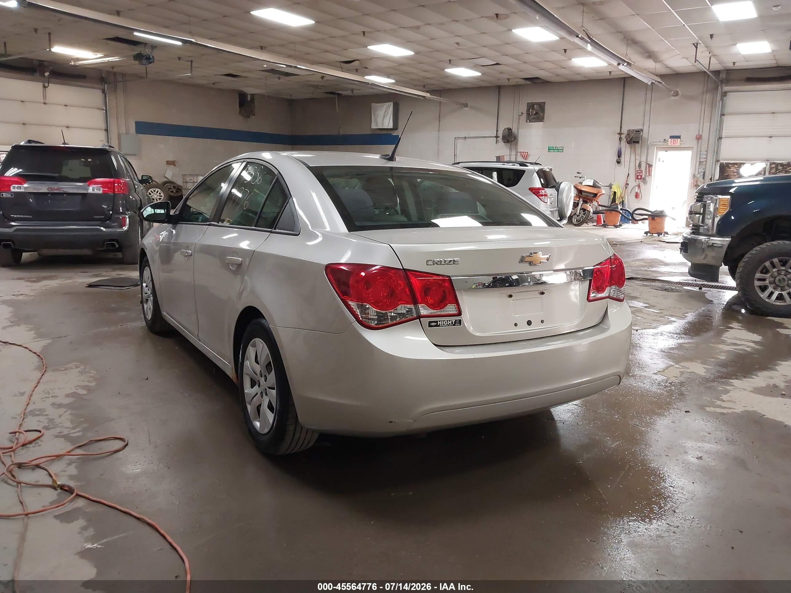 2013 Chevrolet Cruze Ls Auto Золотой vin: 1G1PA5SH4D7302618