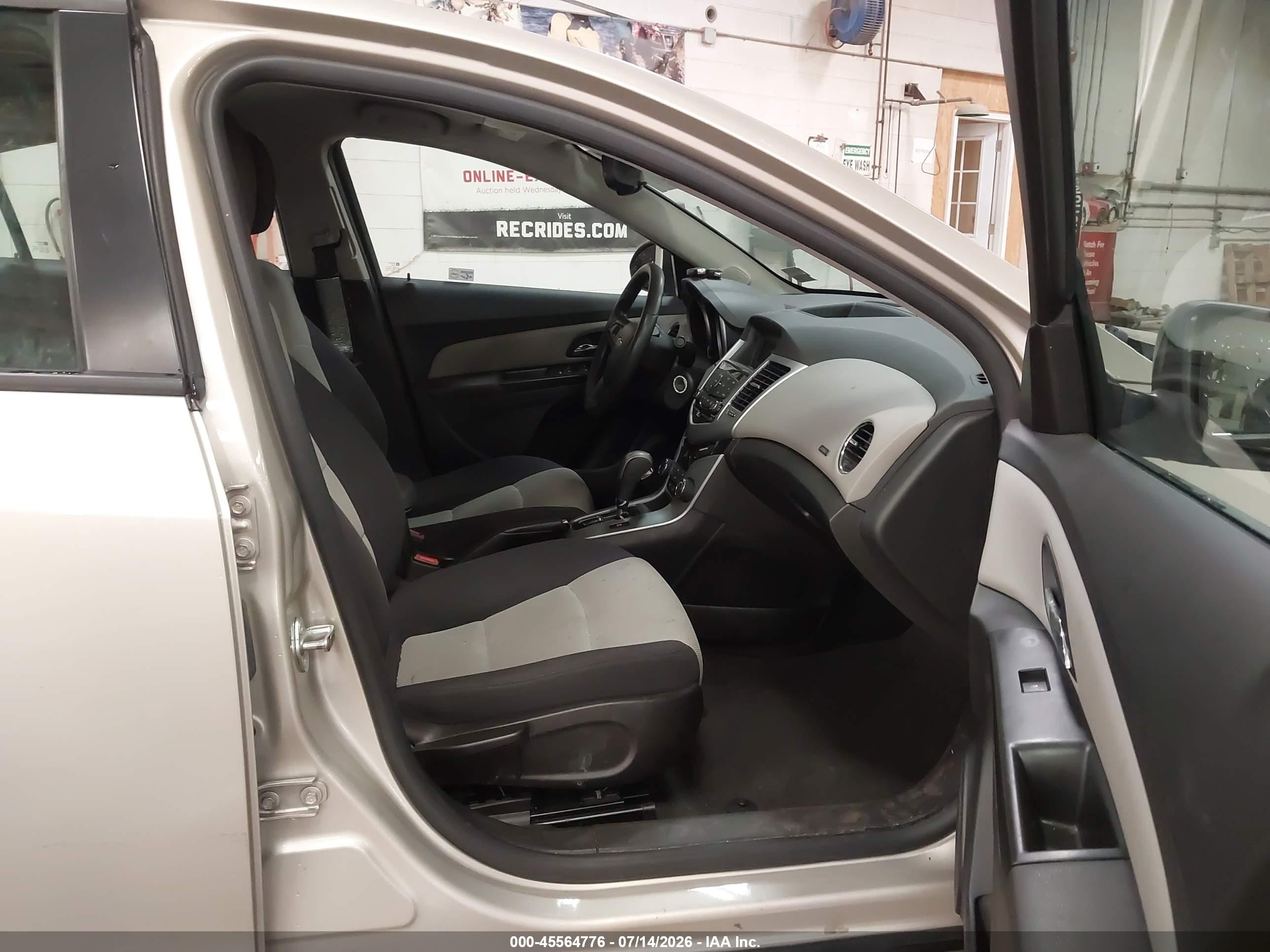 2013 Chevrolet Cruze Ls Auto Золотой vin: 1G1PA5SH4D7302618