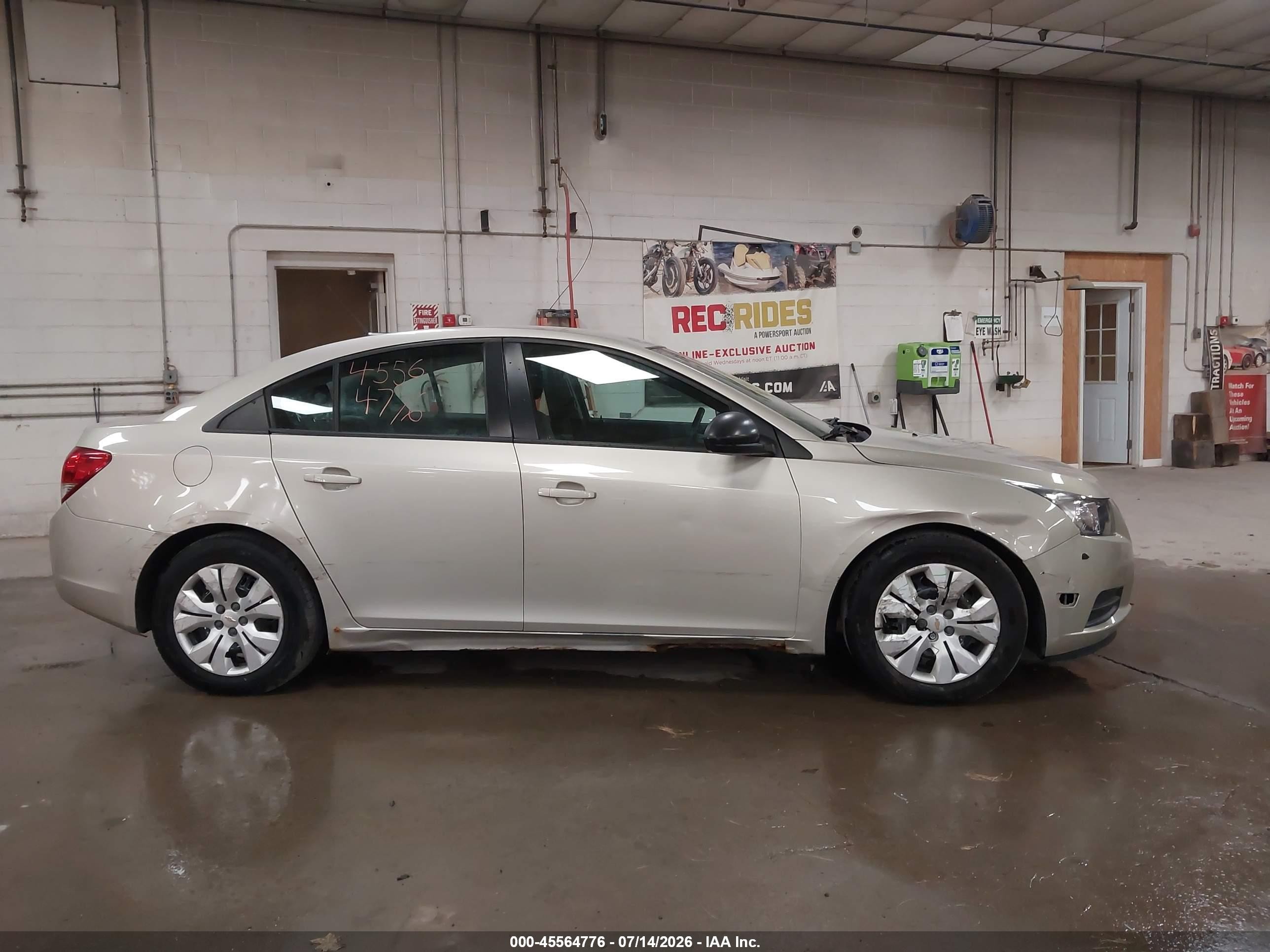 2013 Chevrolet Cruze Ls Auto Золотой vin: 1G1PA5SH4D7302618