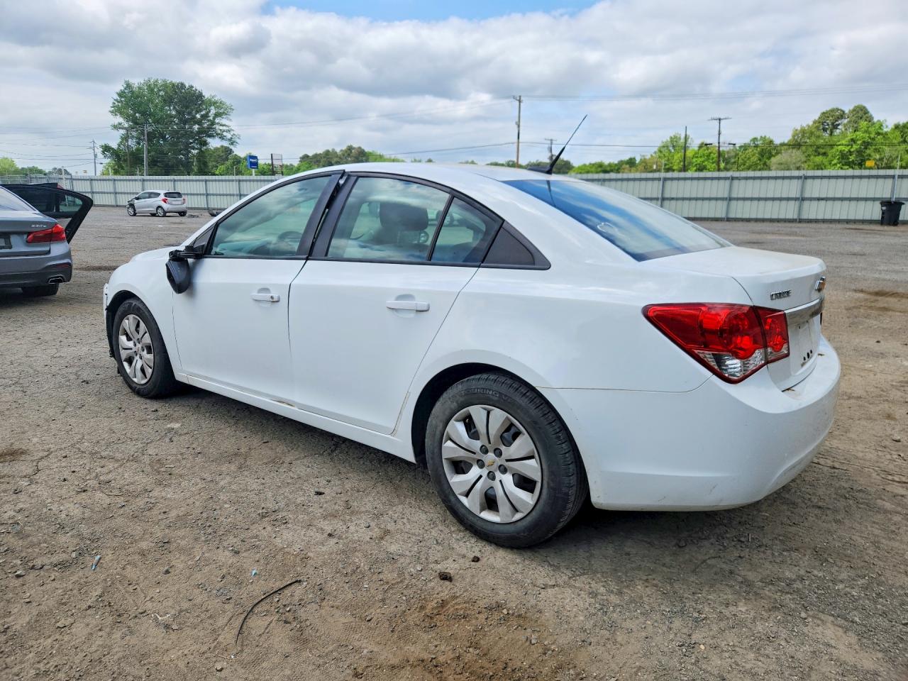 2014 Chevrolet Cruze Ls White vin: 1G1PA5SH4E7105949