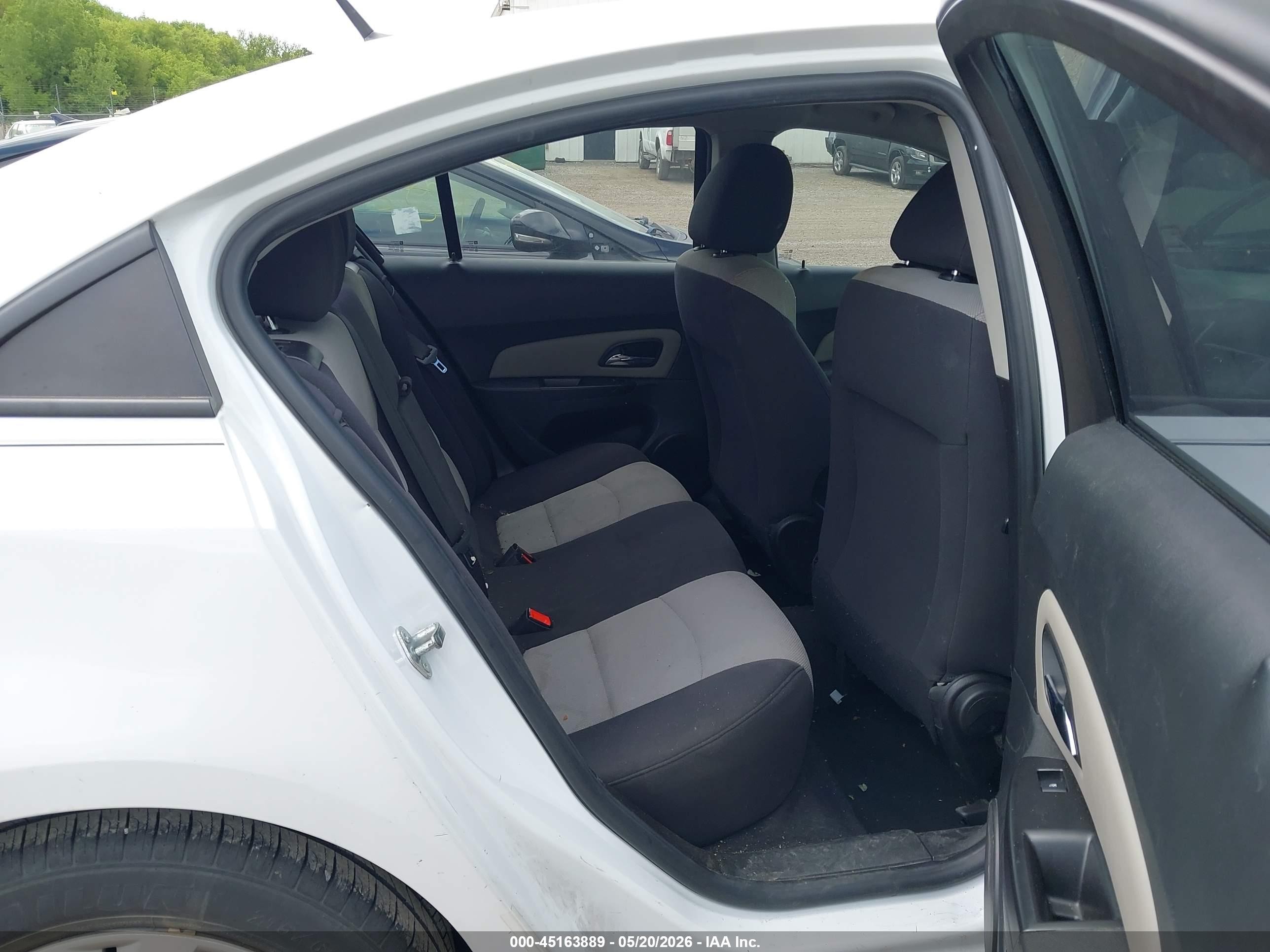 2014 Chevrolet Cruze Ls Auto White vin: 1G1PA5SH4E7171482