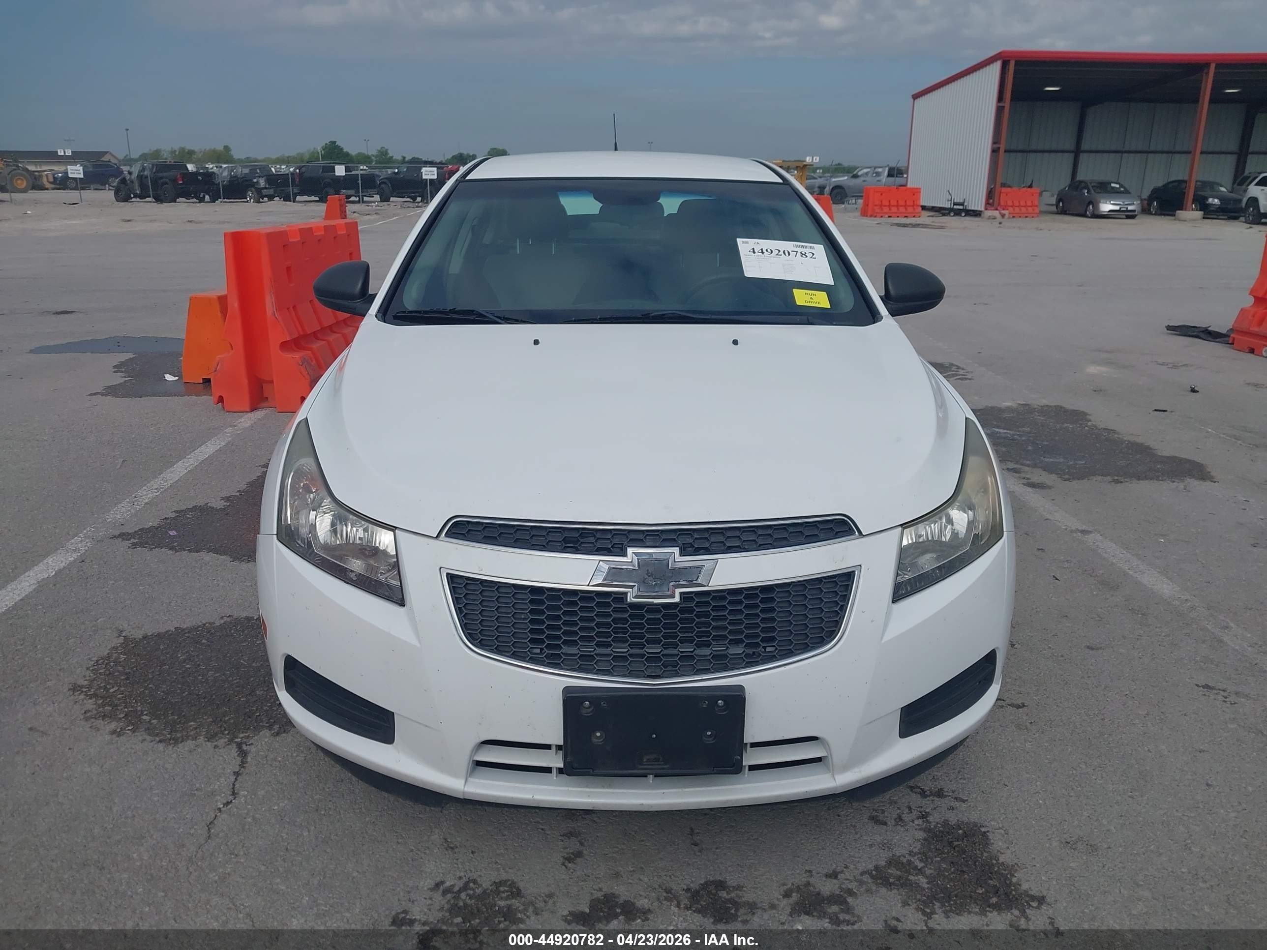 2014 Chevrolet Cruze Ls Auto White vin: 1G1PA5SH4E7231325
