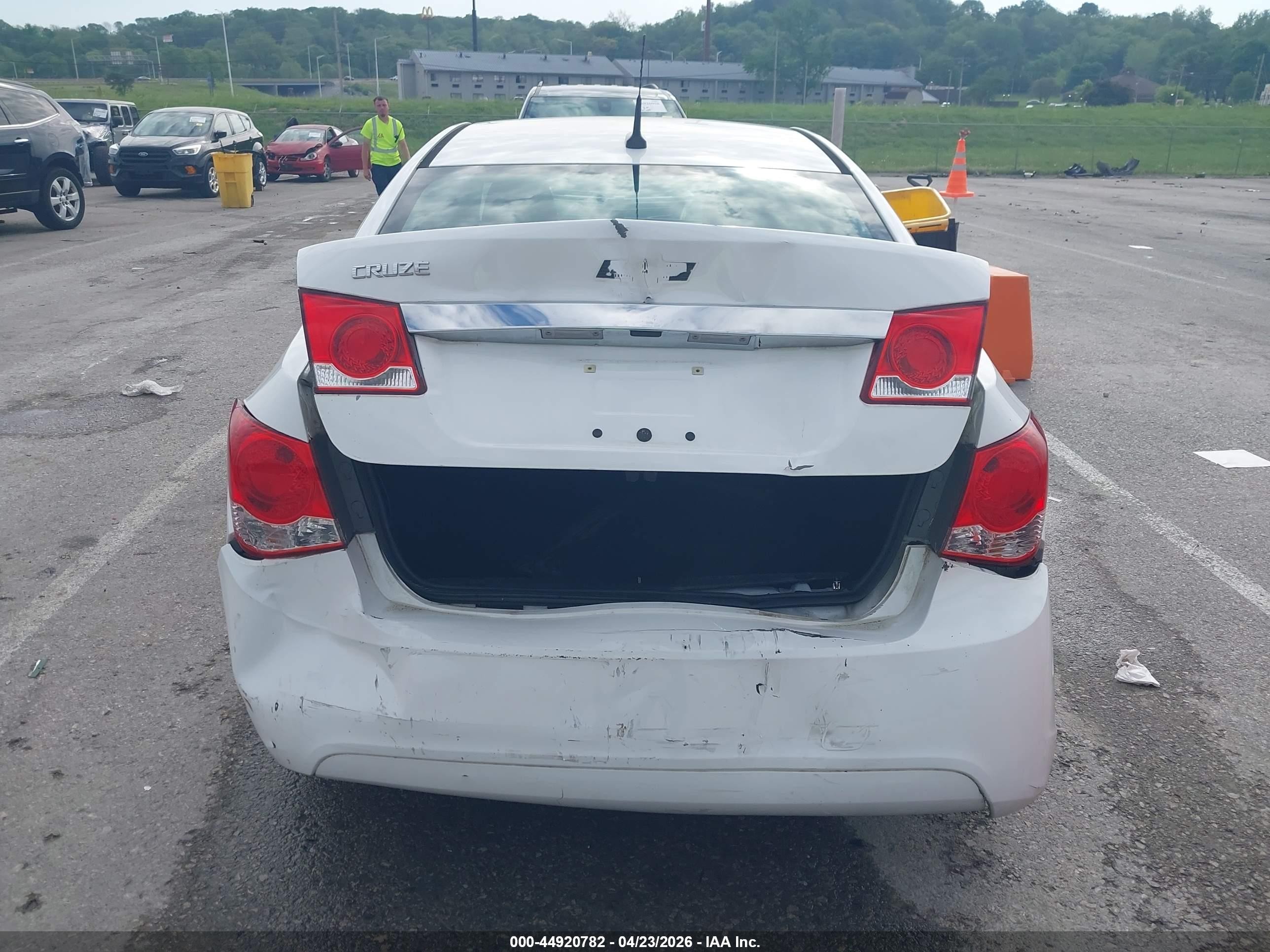 2014 Chevrolet Cruze Ls Auto White vin: 1G1PA5SH4E7231325