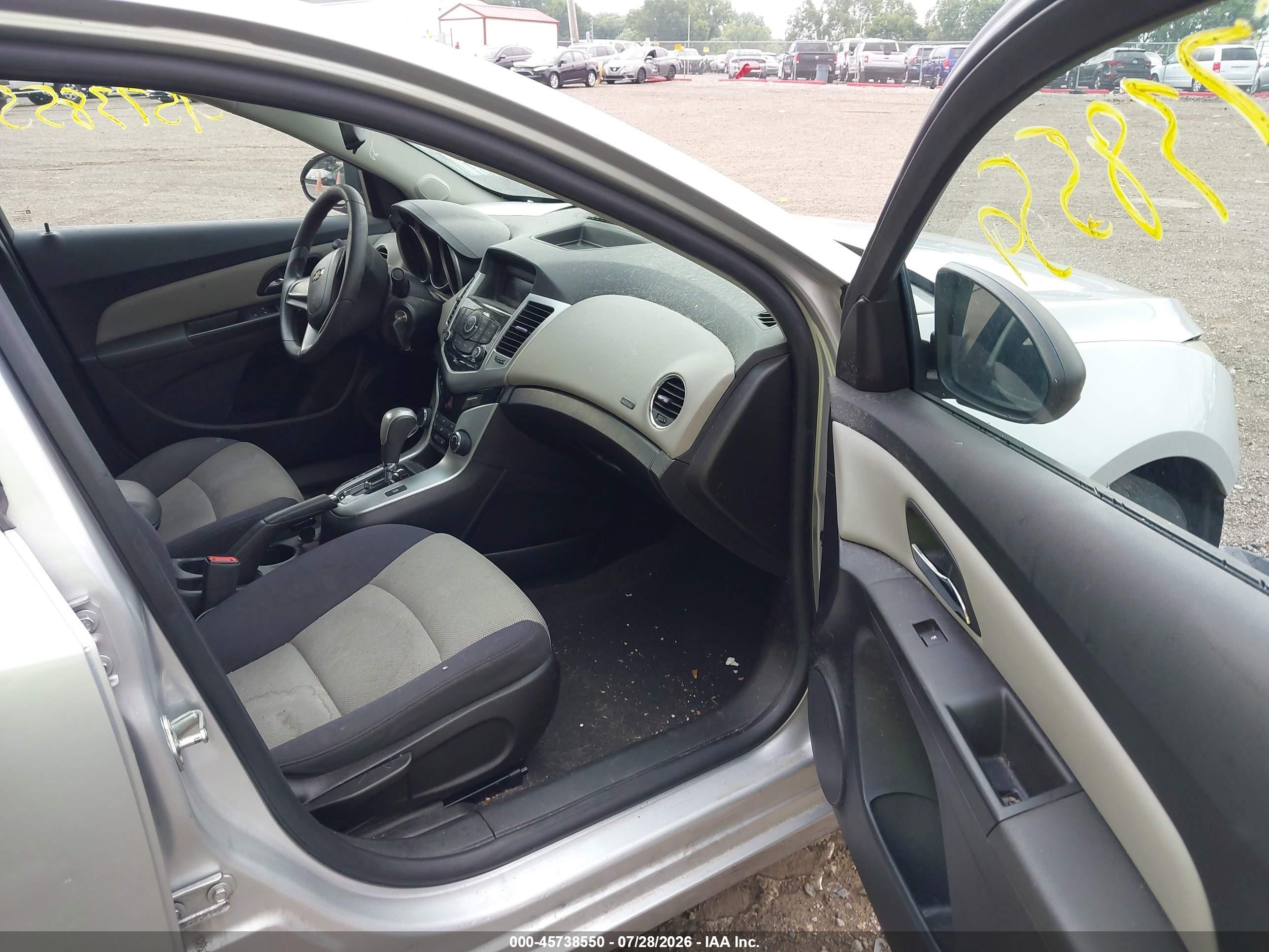 2014 Chevrolet Cruze Ls Auto Серебряный vin: 1G1PA5SH4E7483902
