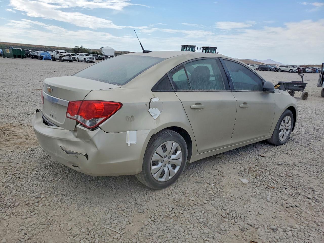 2014 Chevrolet Cruze Ls Gold vin: 1G1PA5SH4E7486203