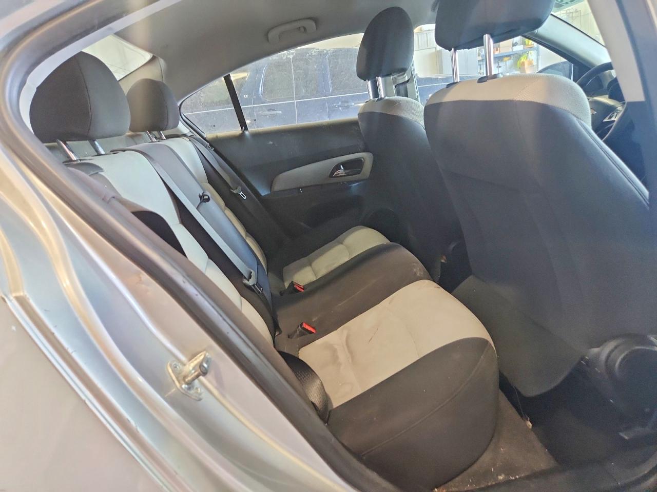 2013 Chevrolet Cruze Ls Silver vin: 1G1PA5SH5D7252019