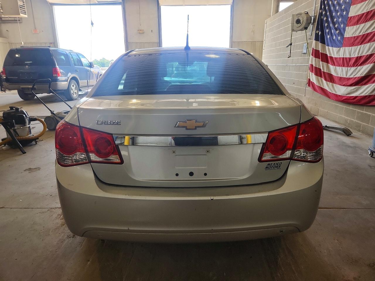 2013 Chevrolet Cruze Ls Silver vin: 1G1PA5SH5D7252019