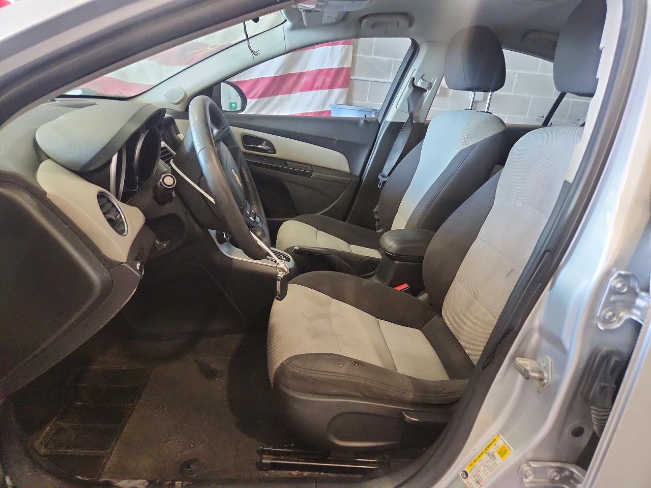 2013 Chevrolet Cruze Ls Silver vin: 1G1PA5SH5D7252019