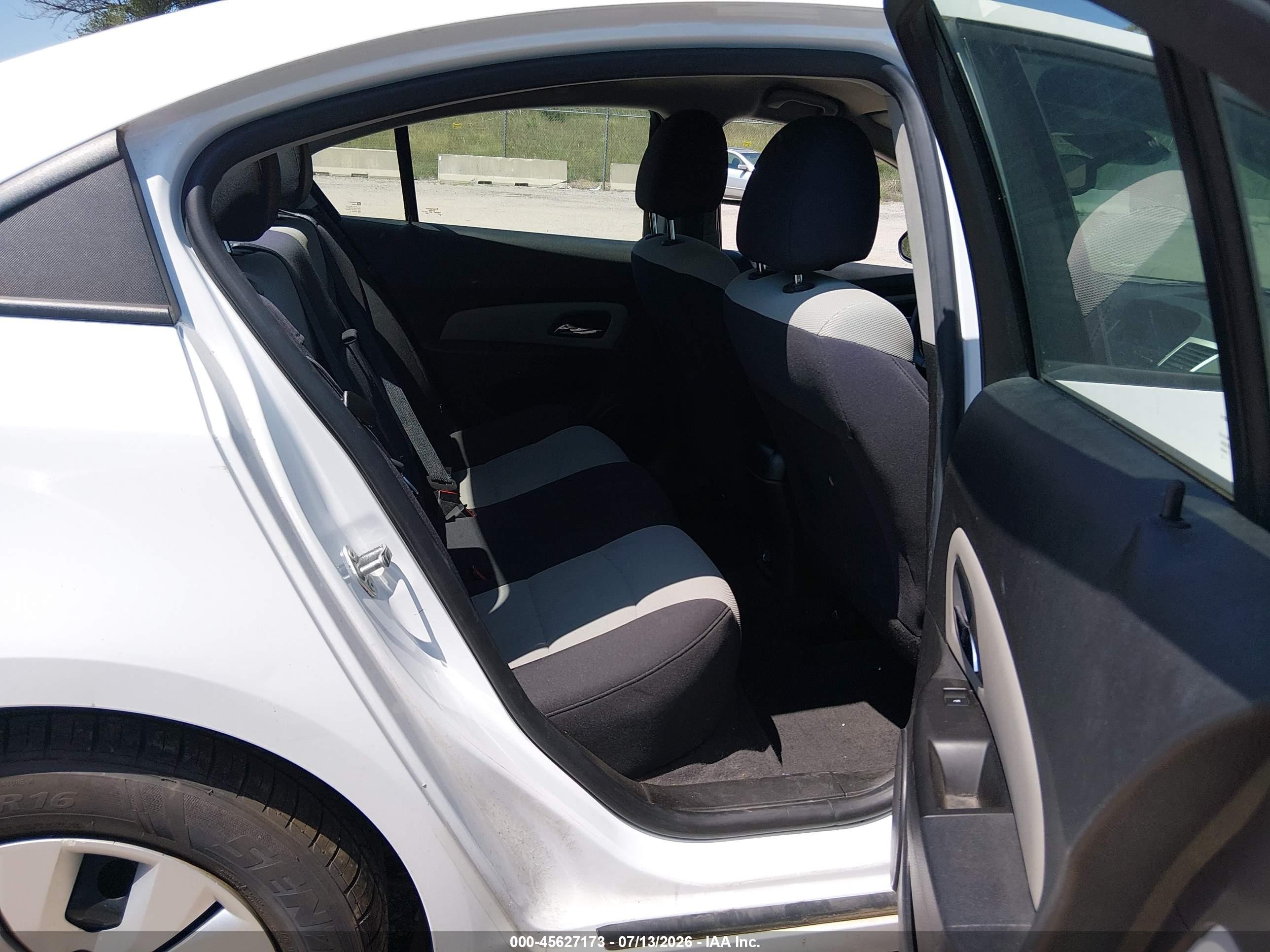 2013 Chevrolet Cruze Ls Auto White vin: 1G1PA5SH5D7279138