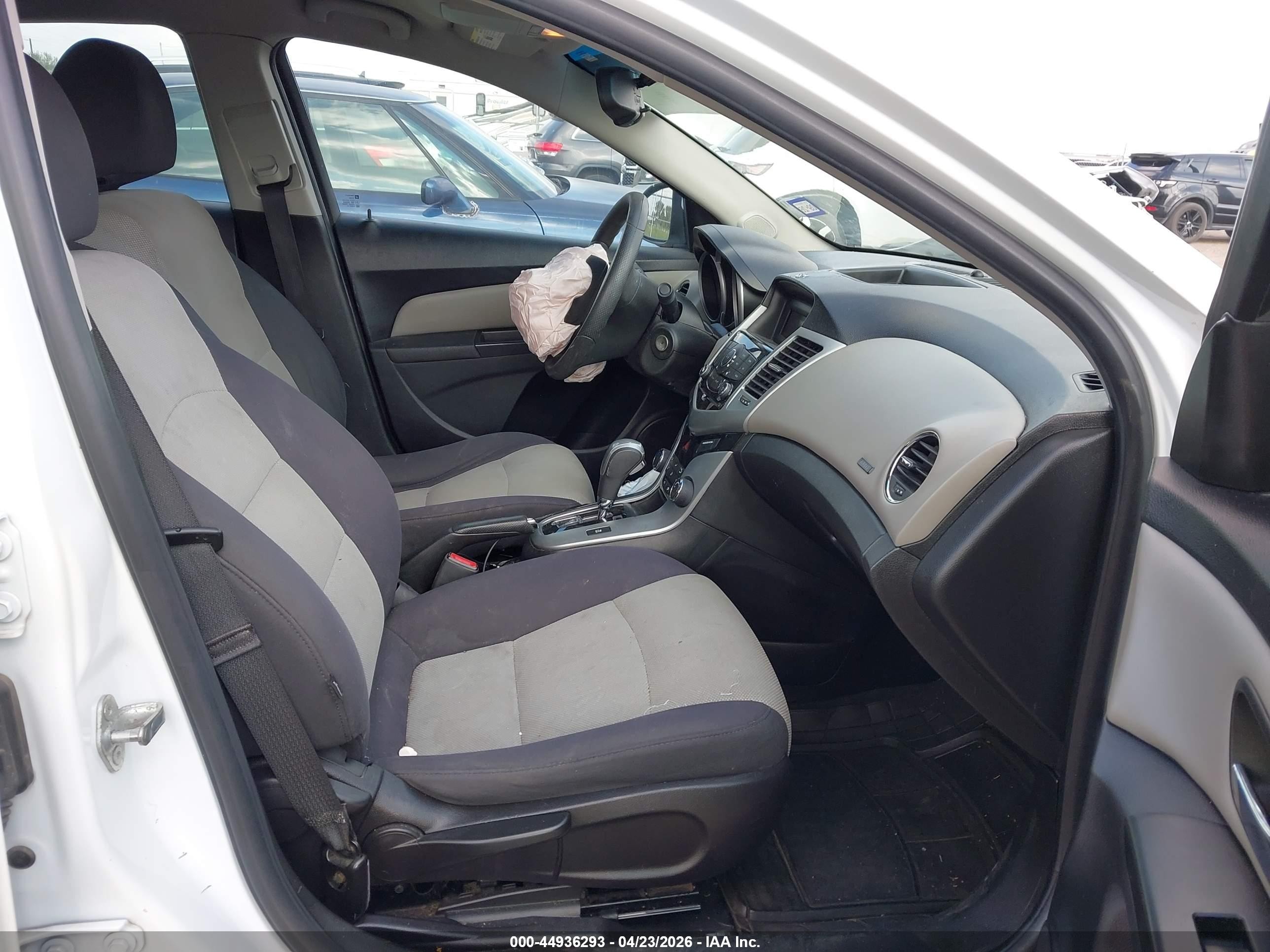 2014 Chevrolet Cruze Ls Auto White vin: 1G1PA5SH5E7169742