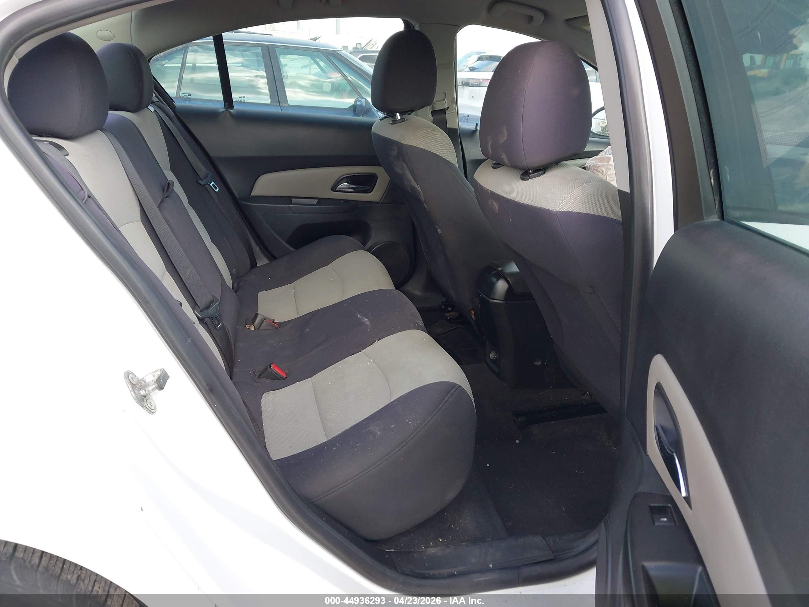 2014 Chevrolet Cruze Ls Auto White vin: 1G1PA5SH5E7169742