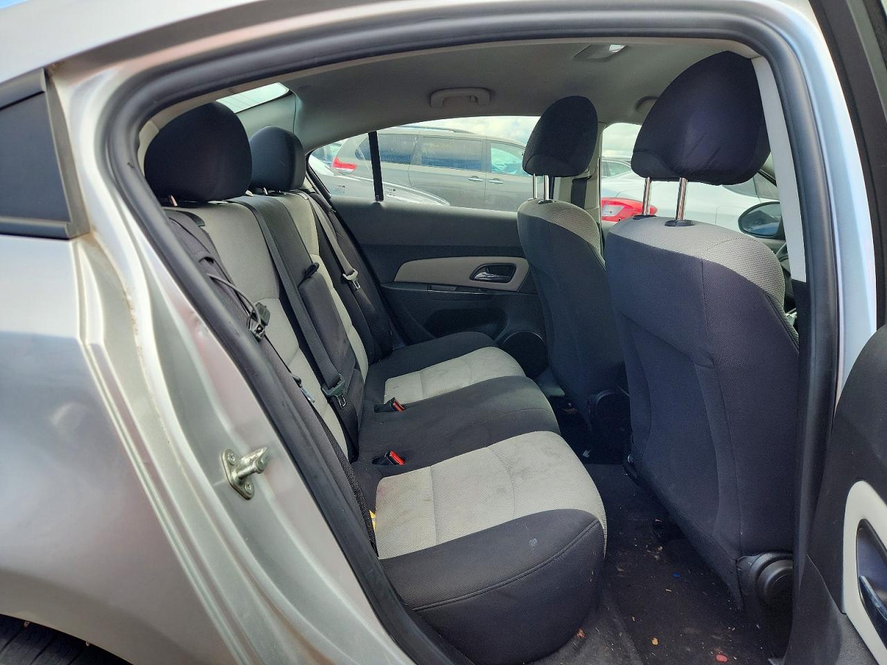 2014 Chevrolet Cruze Ls Silver vin: 1G1PA5SH5E7325584