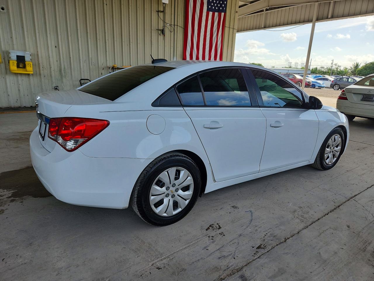 2015 Chevrolet Cruze Ls White vin: 1G1PA5SH5F7151923