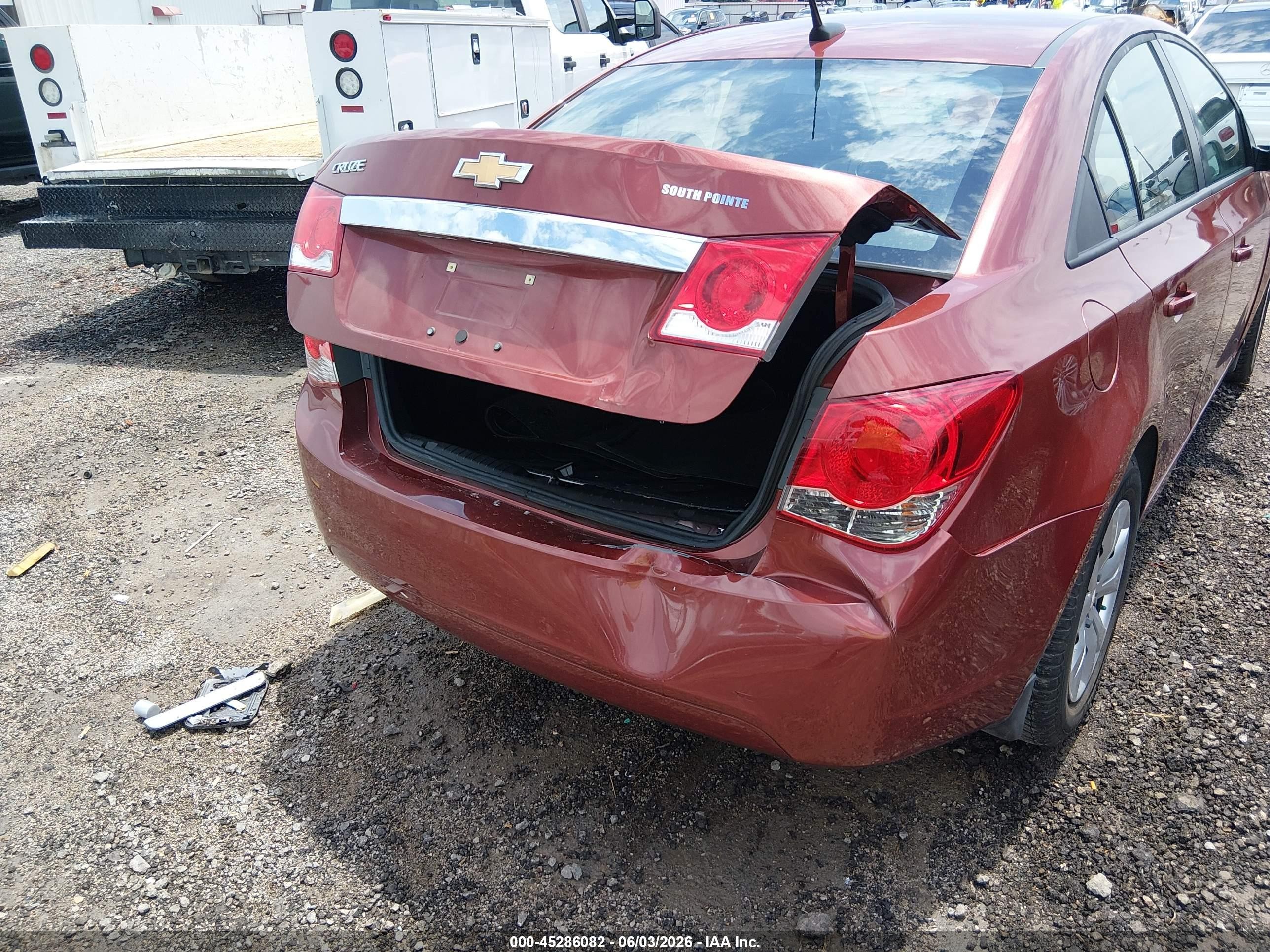 2013 Chevrolet Cruze Ls Auto Red vin: 1G1PA5SH6D7169862