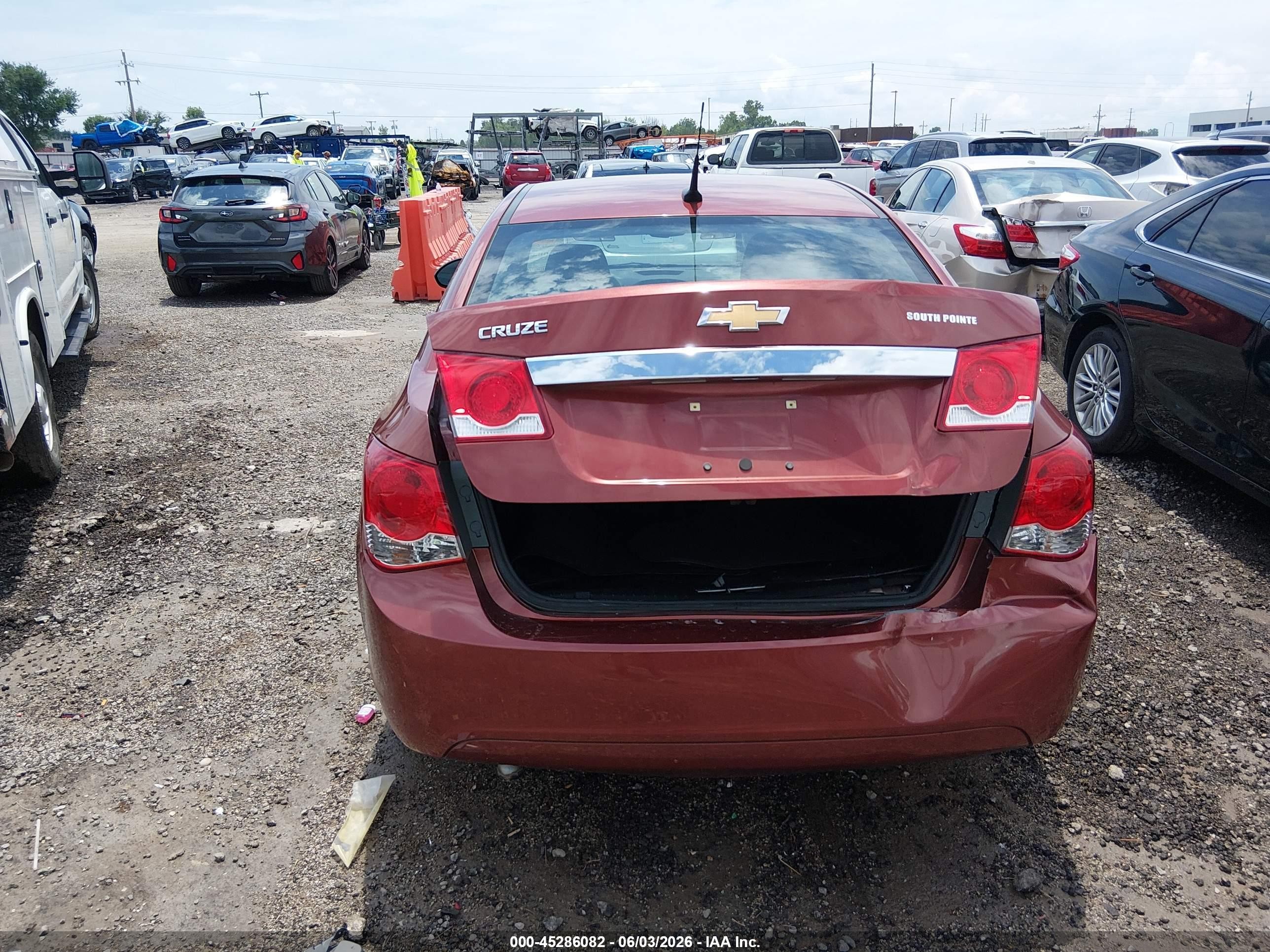 2013 Chevrolet Cruze Ls Auto Red vin: 1G1PA5SH6D7169862
