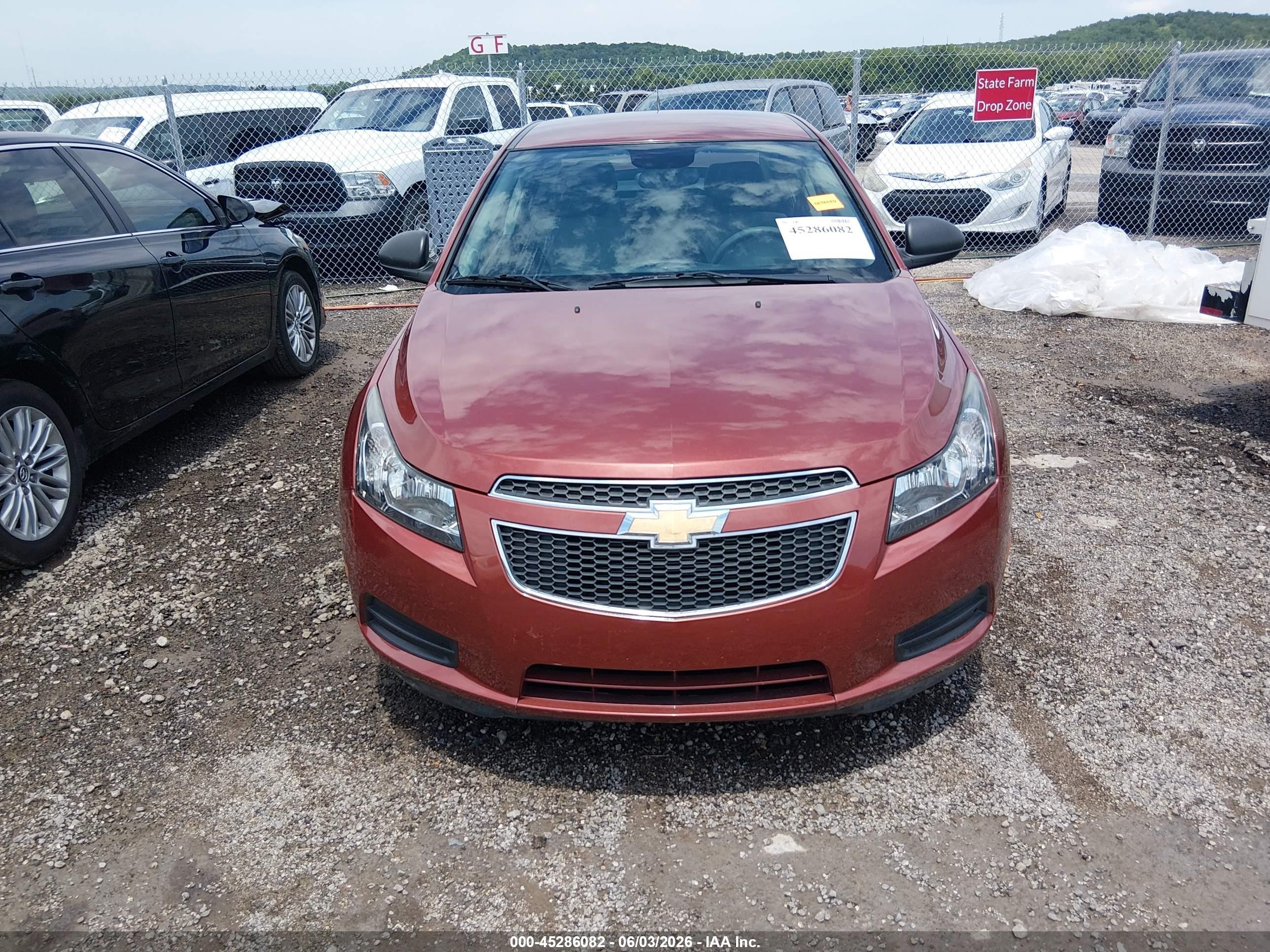 2013 Chevrolet Cruze Ls Auto Red vin: 1G1PA5SH6D7169862