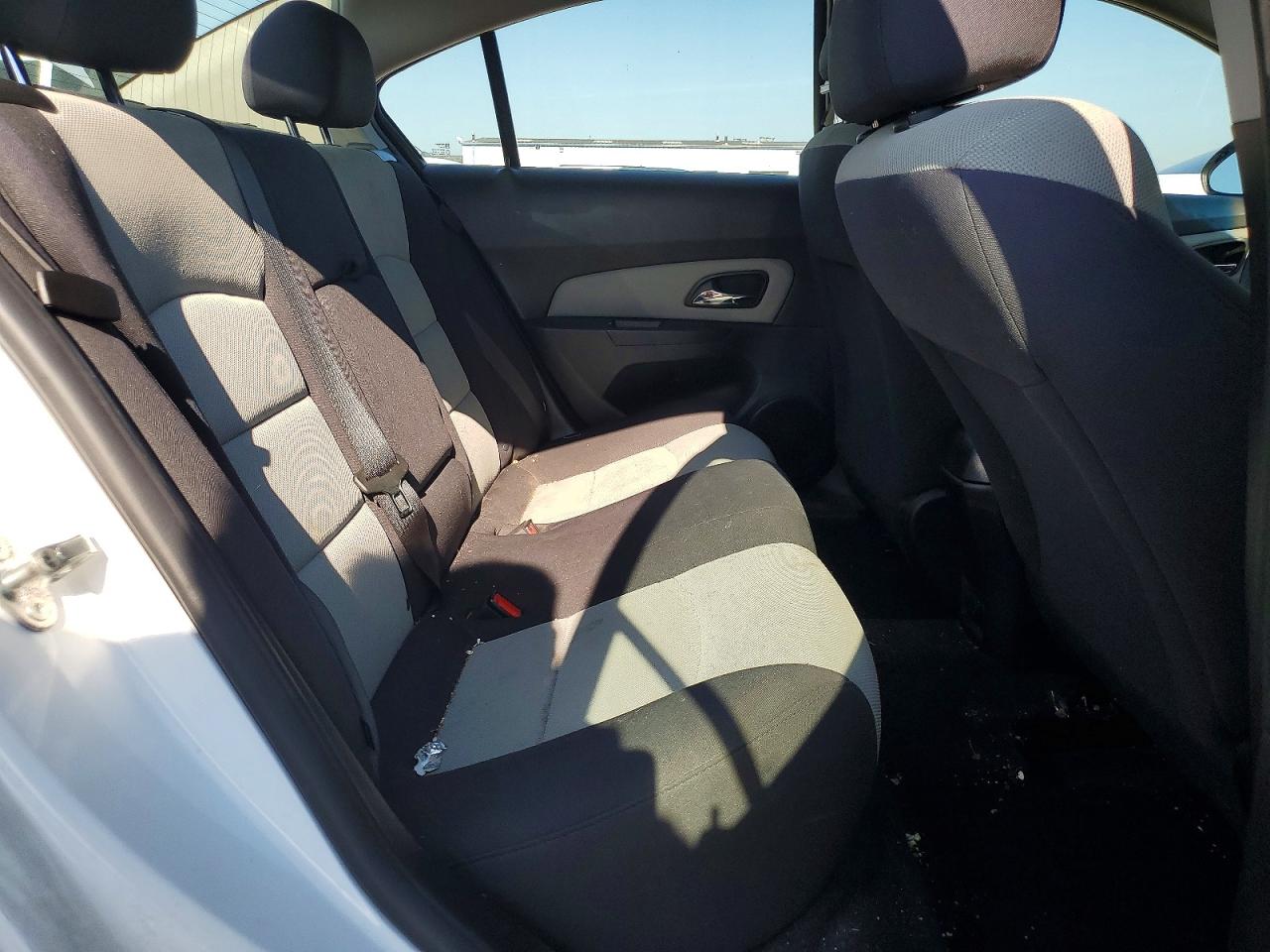 2014 Chevrolet Cruze Ls White vin: 1G1PA5SH6E7189689
