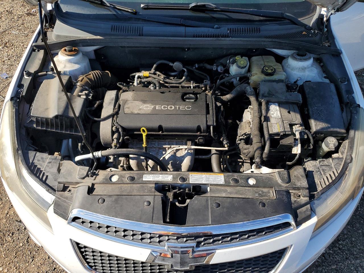 2014 Chevrolet Cruze Ls White vin: 1G1PA5SH6E7189689