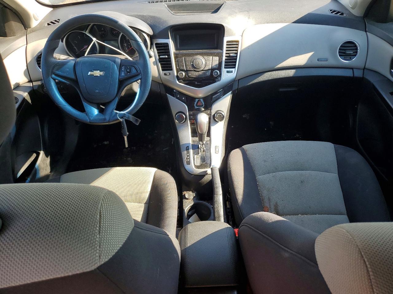 2014 Chevrolet Cruze Ls White vin: 1G1PA5SH6E7189689
