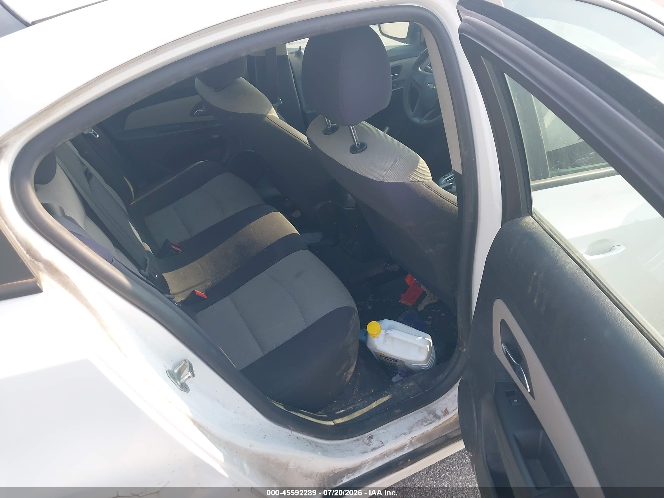 2014 Chevrolet Cruze Ls Auto White vin: 1G1PA5SH6E7385857