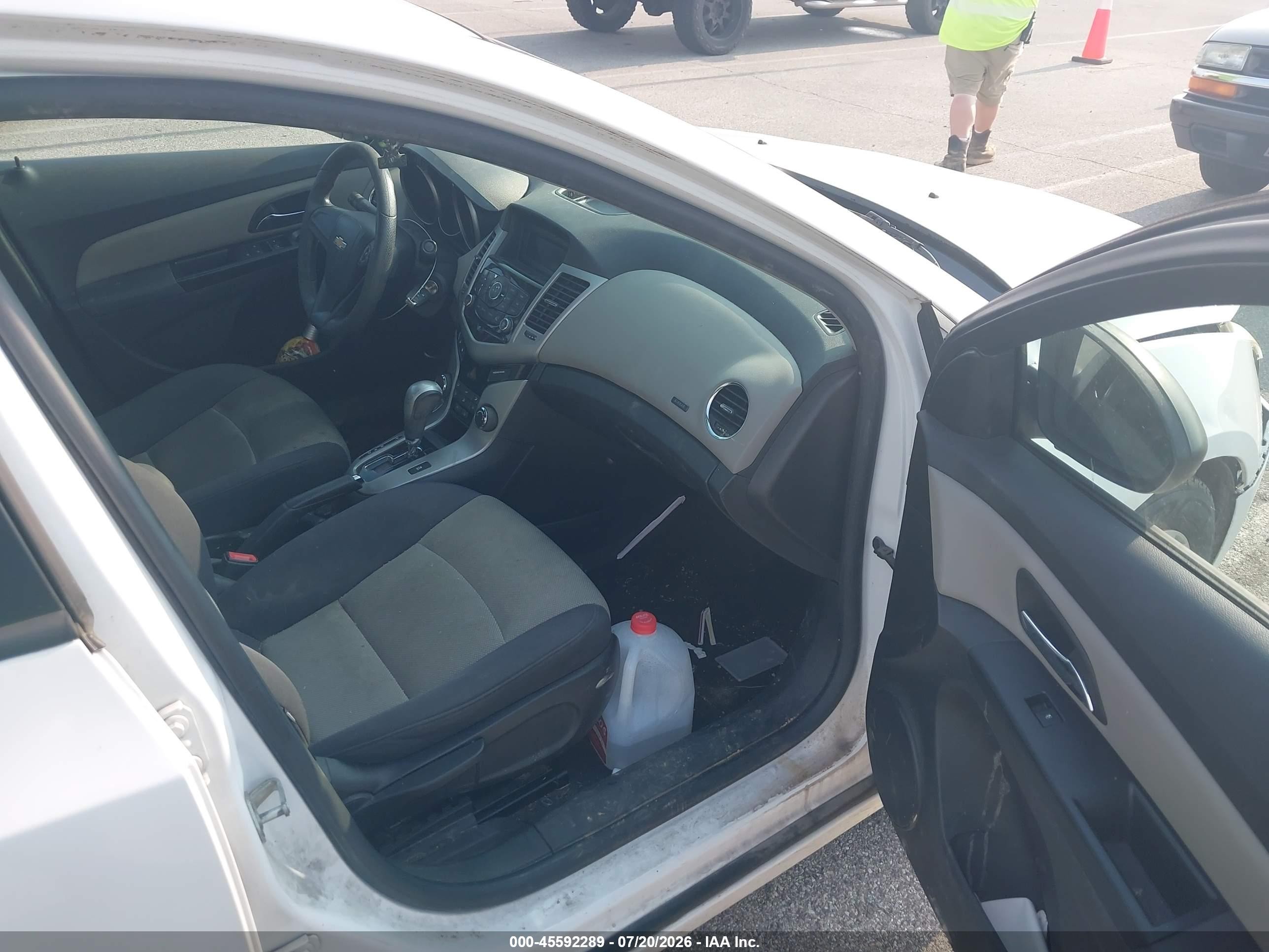 2014 Chevrolet Cruze Ls Auto White vin: 1G1PA5SH6E7385857