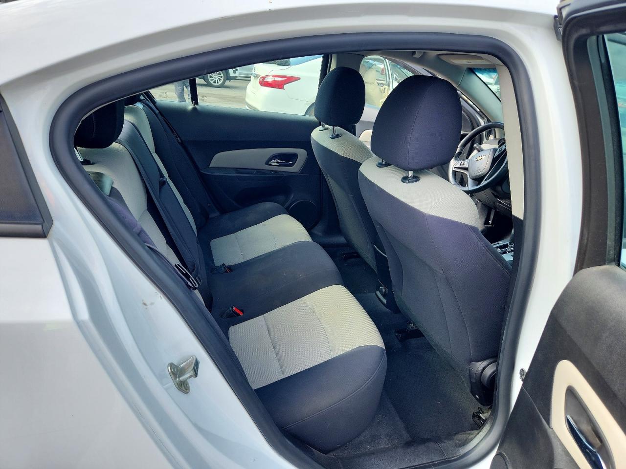 2014 Chevrolet Cruze Ls White vin: 1G1PA5SH6E7390475