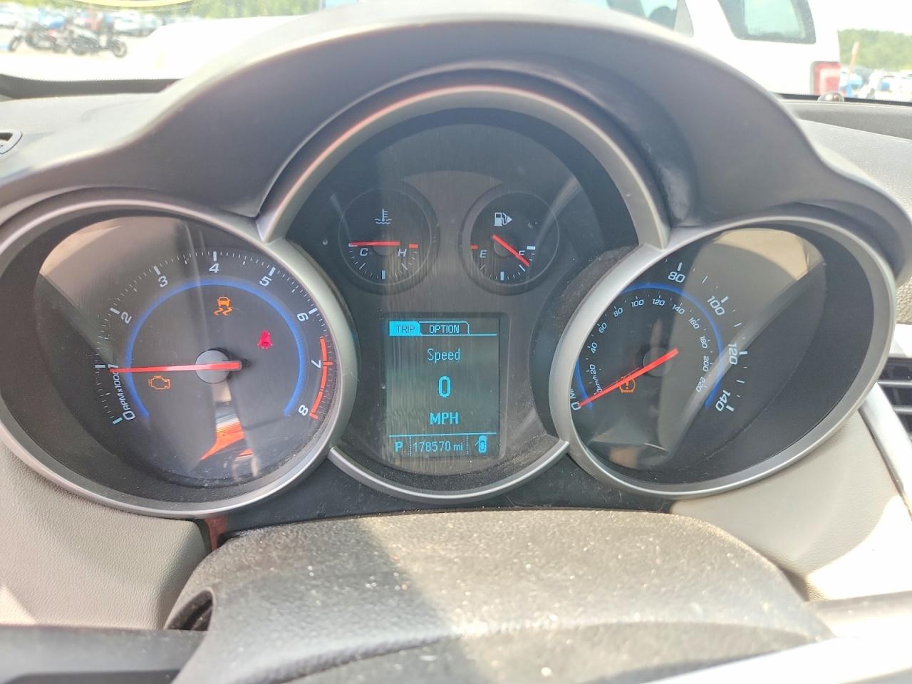 2014 Chevrolet Cruze Ls White vin: 1G1PA5SH6E7390475