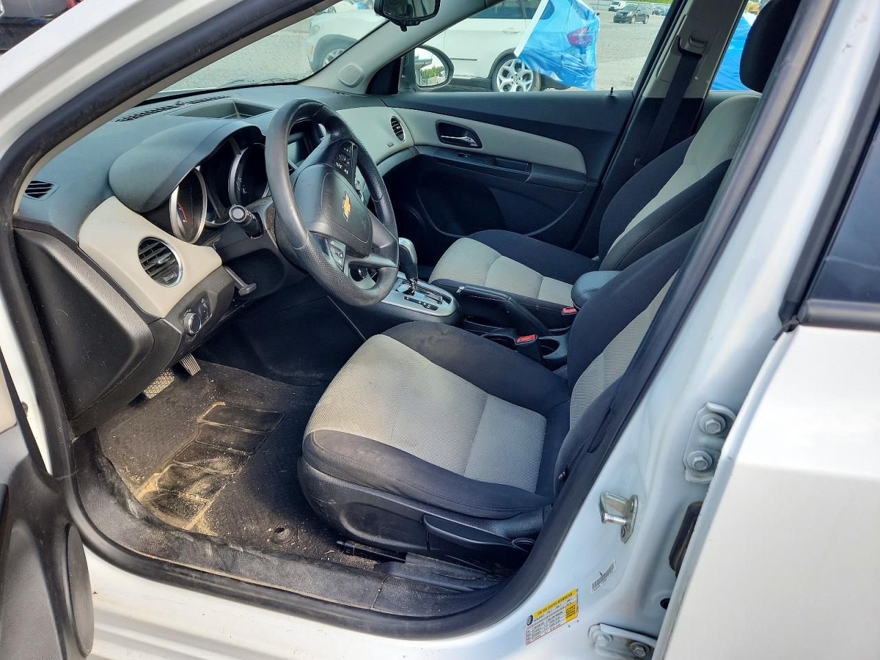2014 Chevrolet Cruze Ls White vin: 1G1PA5SH6E7390475