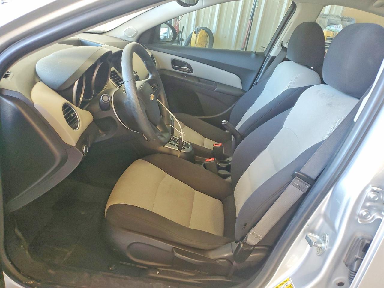 2014 Chevrolet Cruze Ls Серебряный vin: 1G1PA5SH6E7485120