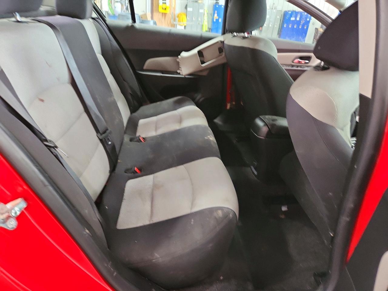 2015 Chevrolet Cruze Ls Red vin: 1G1PA5SH6F7103685