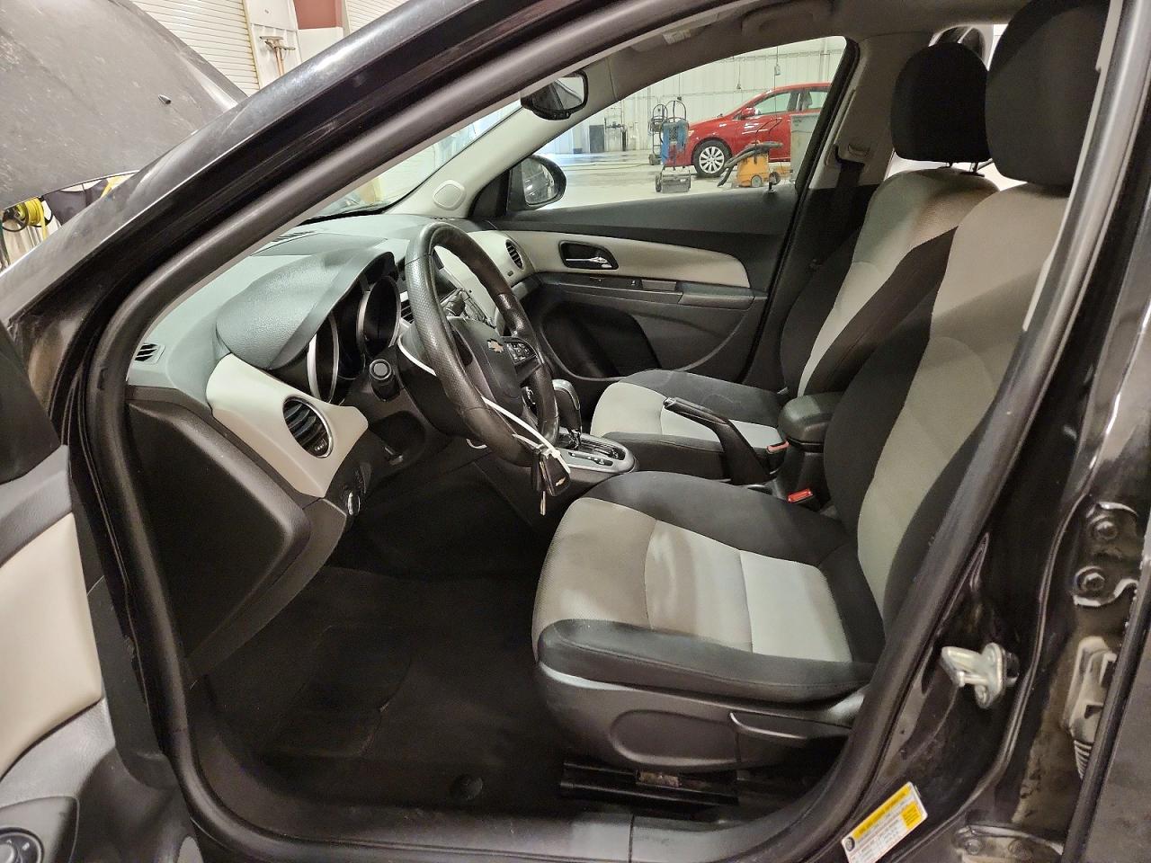 2015 Chevrolet Cruze Ls Black vin: 1G1PA5SH6F7105761