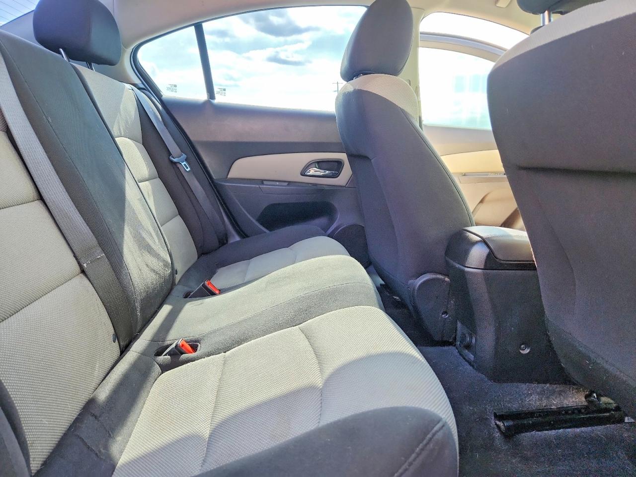 2015 Chevrolet Cruze Ls White vin: 1G1PA5SH6F7120731