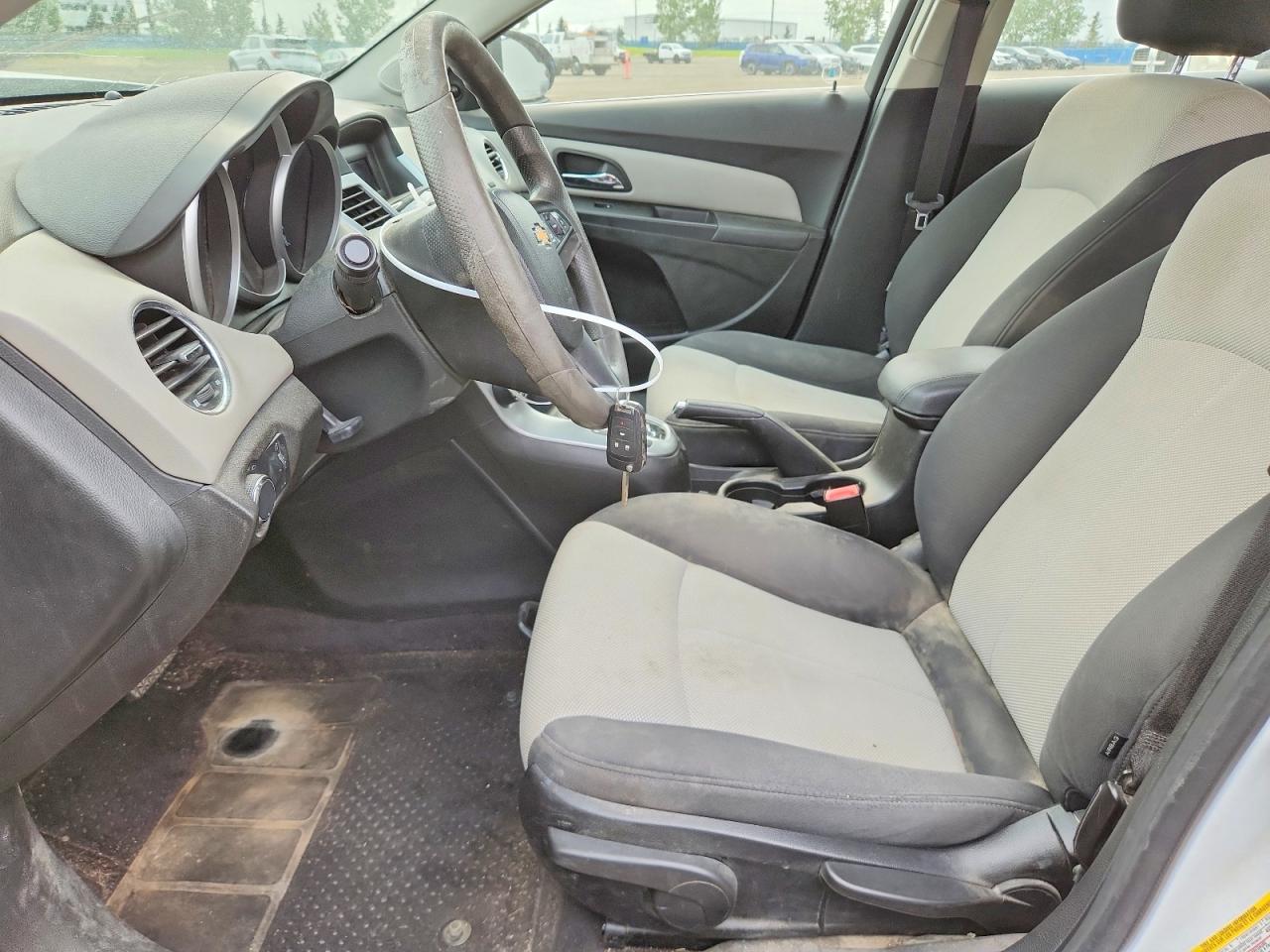 2011 Chevrolet Cruze Ls White vin: 1G1PA5SH7B7103334