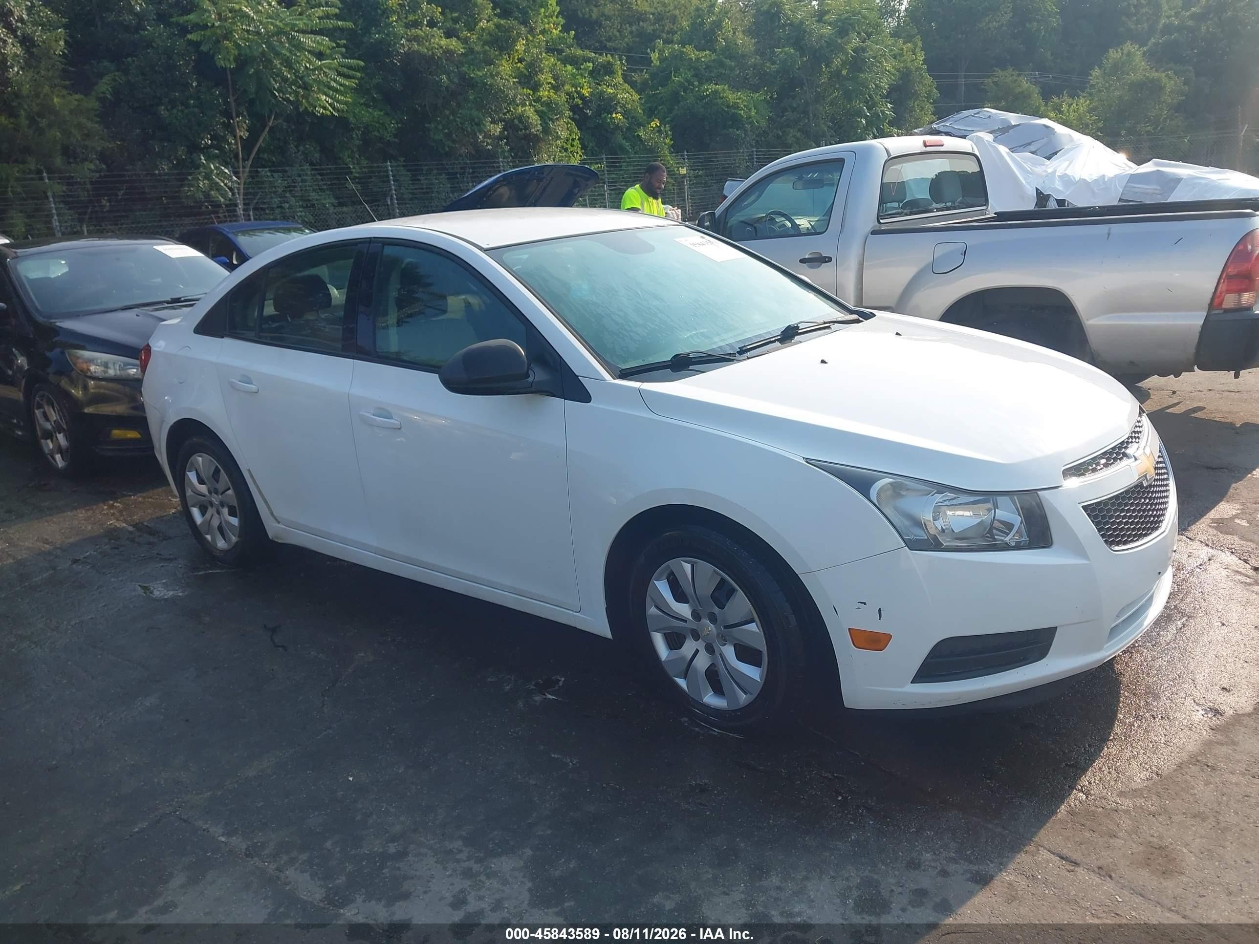 2013 Chevrolet Cruze Ls Auto White vin: 1G1PA5SH7D7131802
