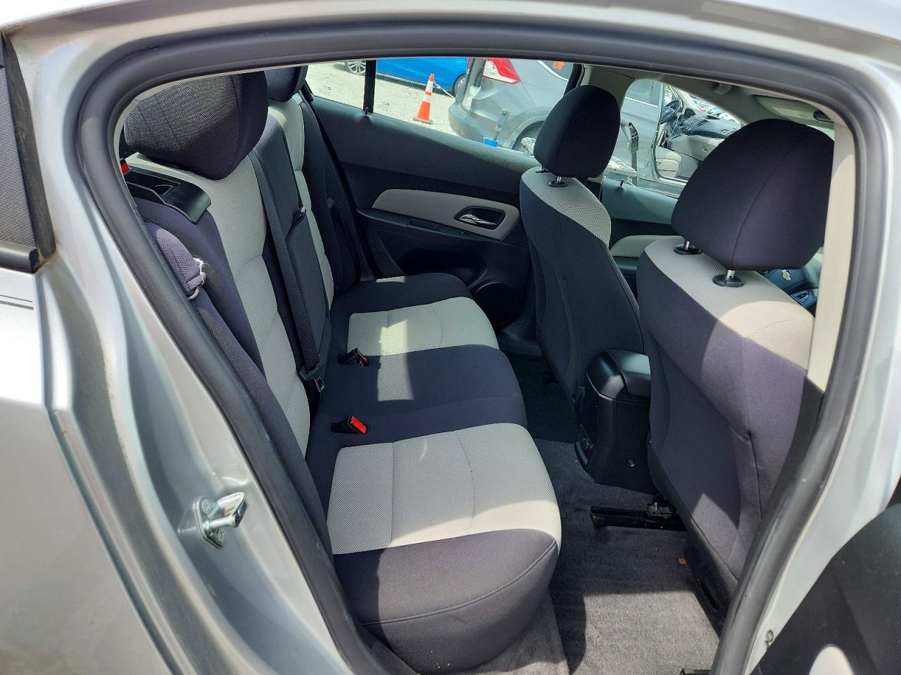 2013 Chevrolet Cruze Ls Silver vin: 1G1PA5SH7D7136076