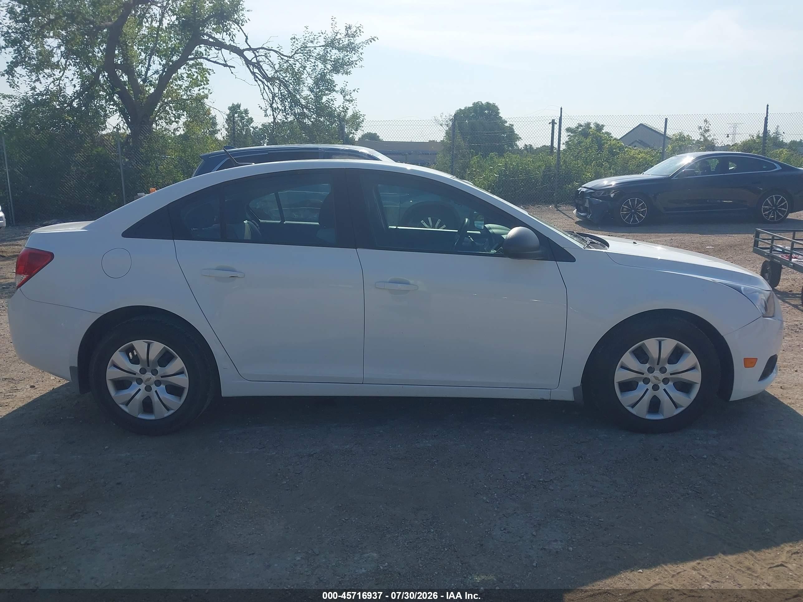 2013 Chevrolet Cruze Ls Auto White vin: 1G1PA5SH7D7225663