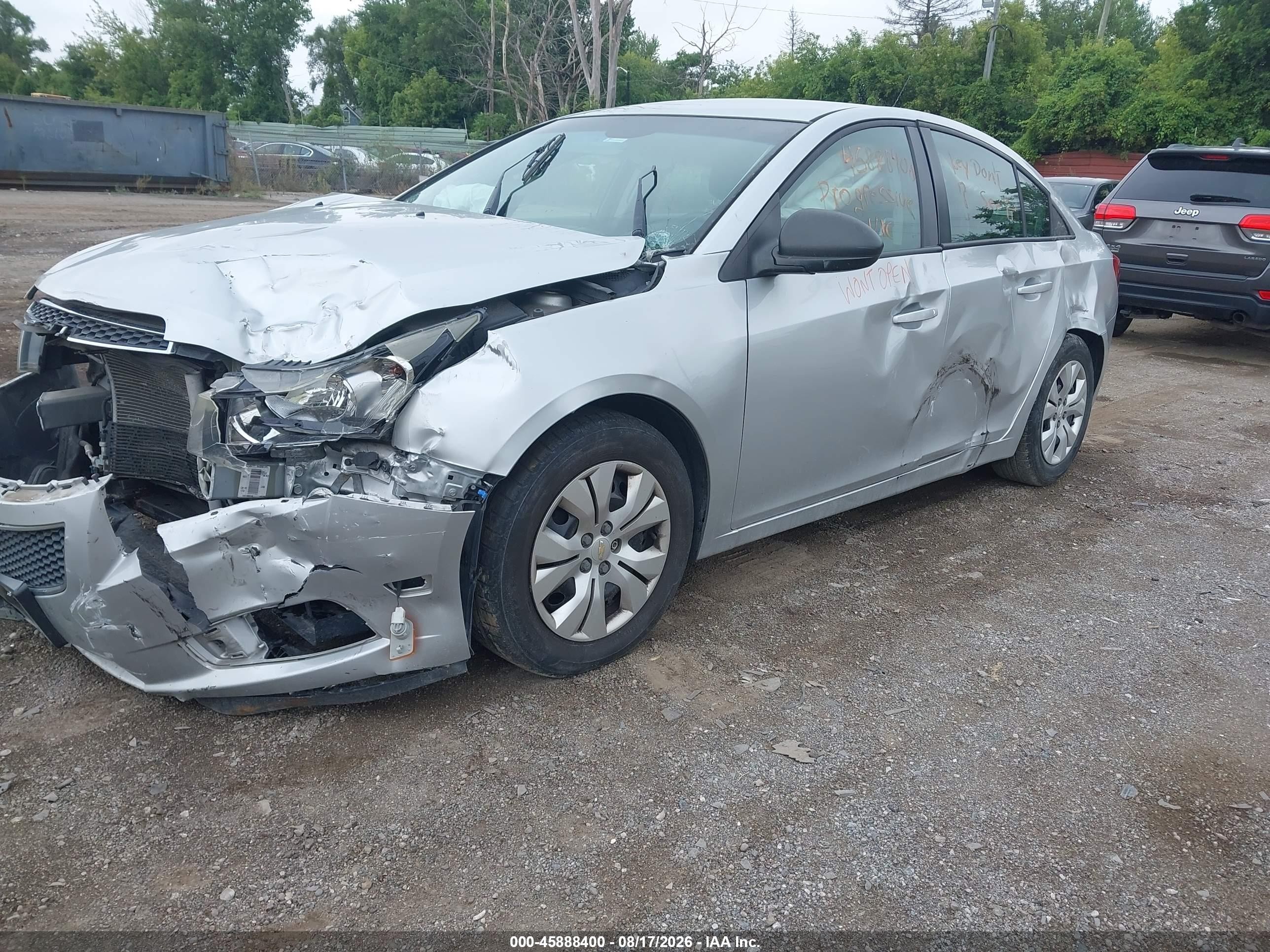 2014 Chevrolet Cruze Ls Auto Серебряный vin: 1G1PA5SH7E7172285