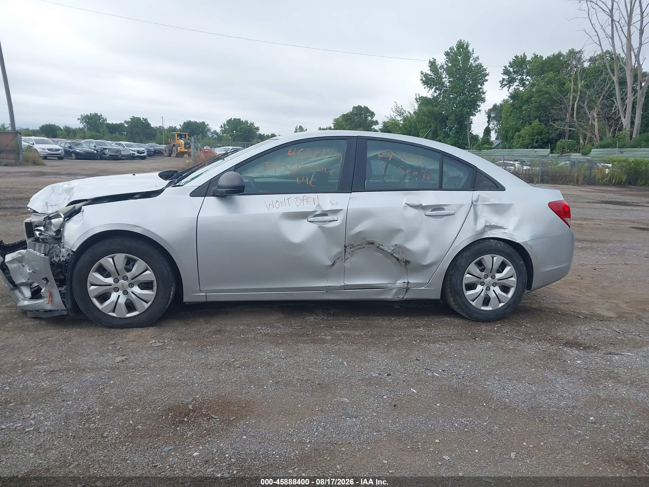 2014 Chevrolet Cruze Ls Auto Серебряный vin: 1G1PA5SH7E7172285