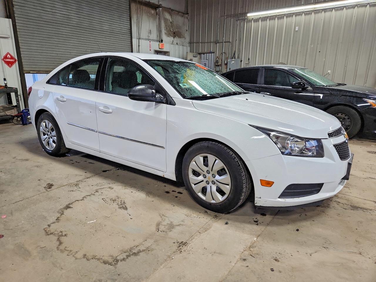2014 Chevrolet Cruze Ls White vin: 1G1PA5SH7E7173825