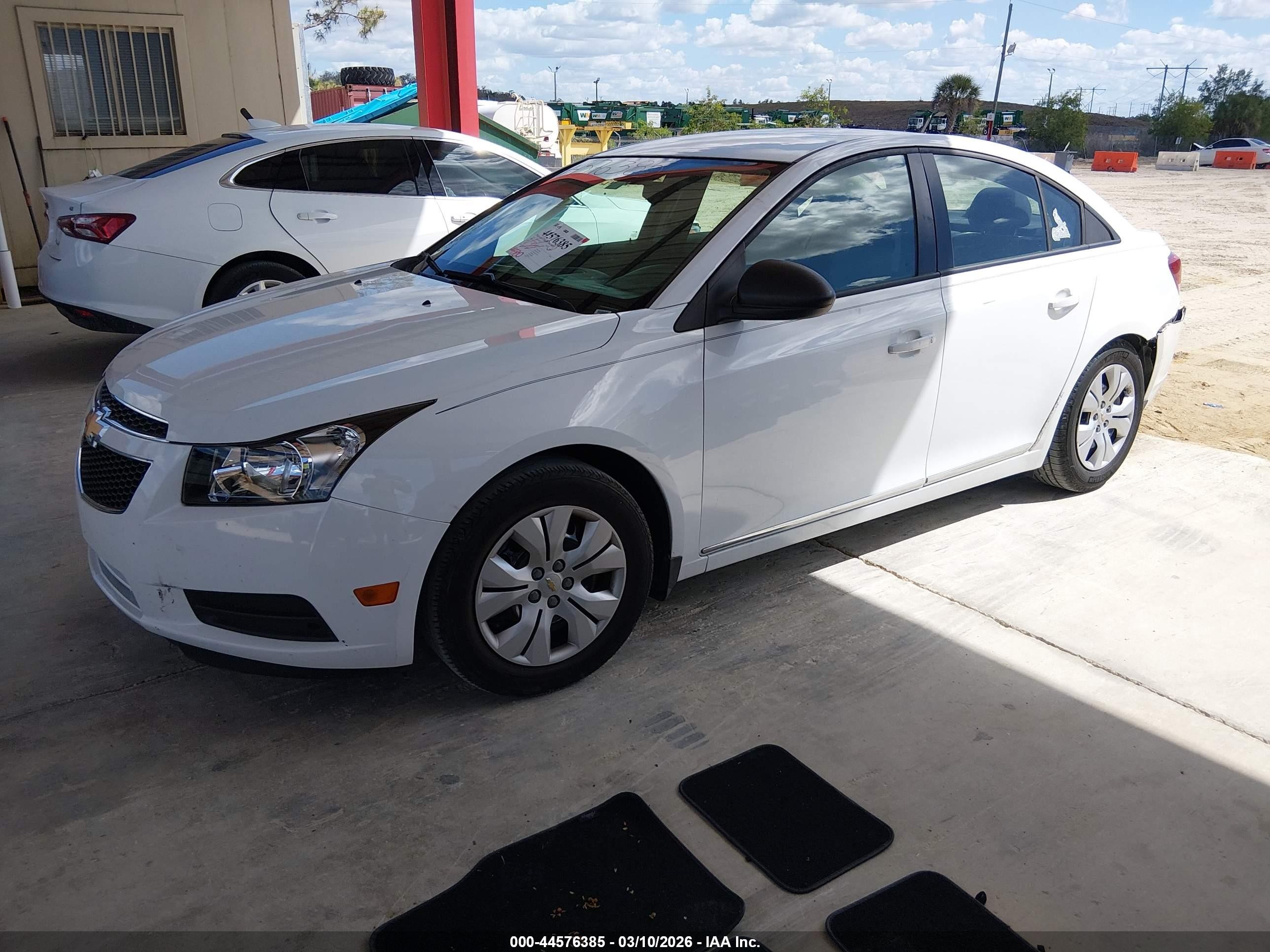 2014 Chevrolet Cruze Ls Auto White vin: 1G1PA5SH7E7215006