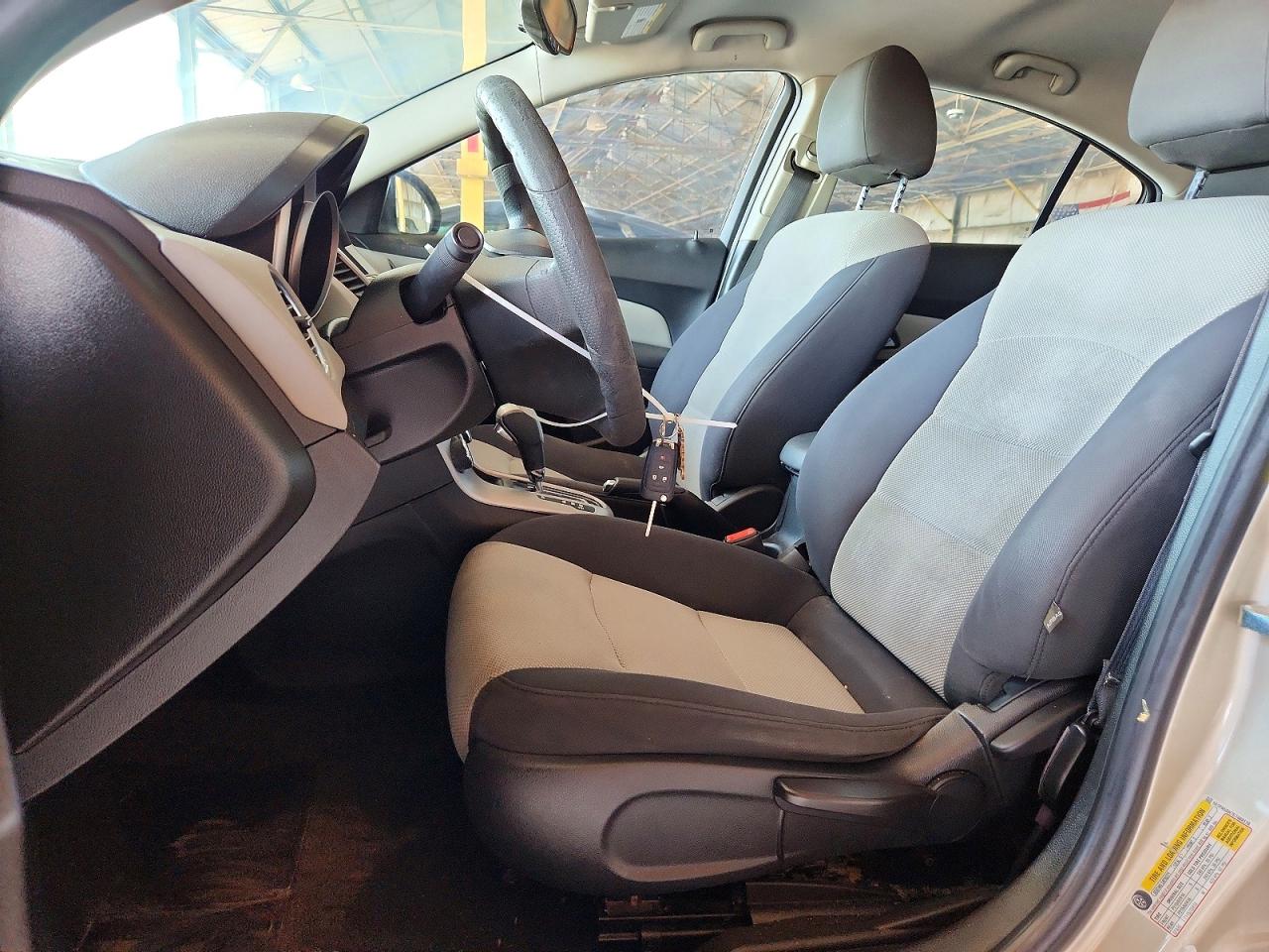 2014 Chevrolet Cruze Ls Бежевый vin: 1G1PA5SH7E7469170
