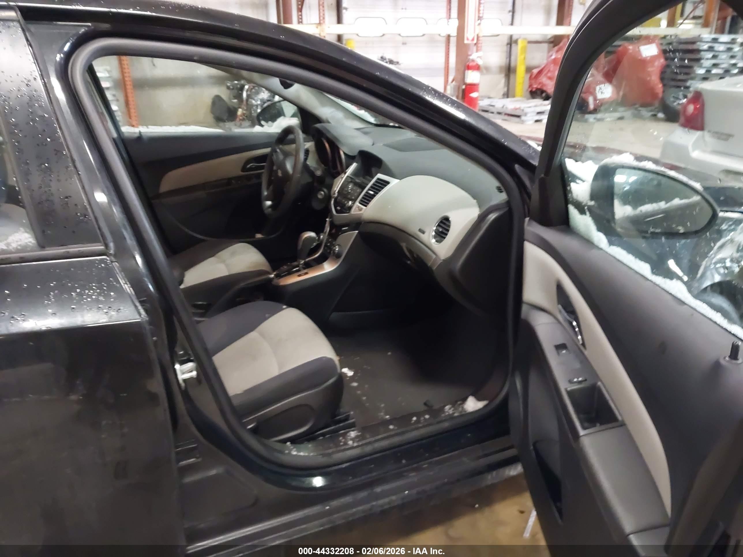 2015 Chevrolet Cruze Ls Auto Black vin: 1G1PA5SH7F7115361