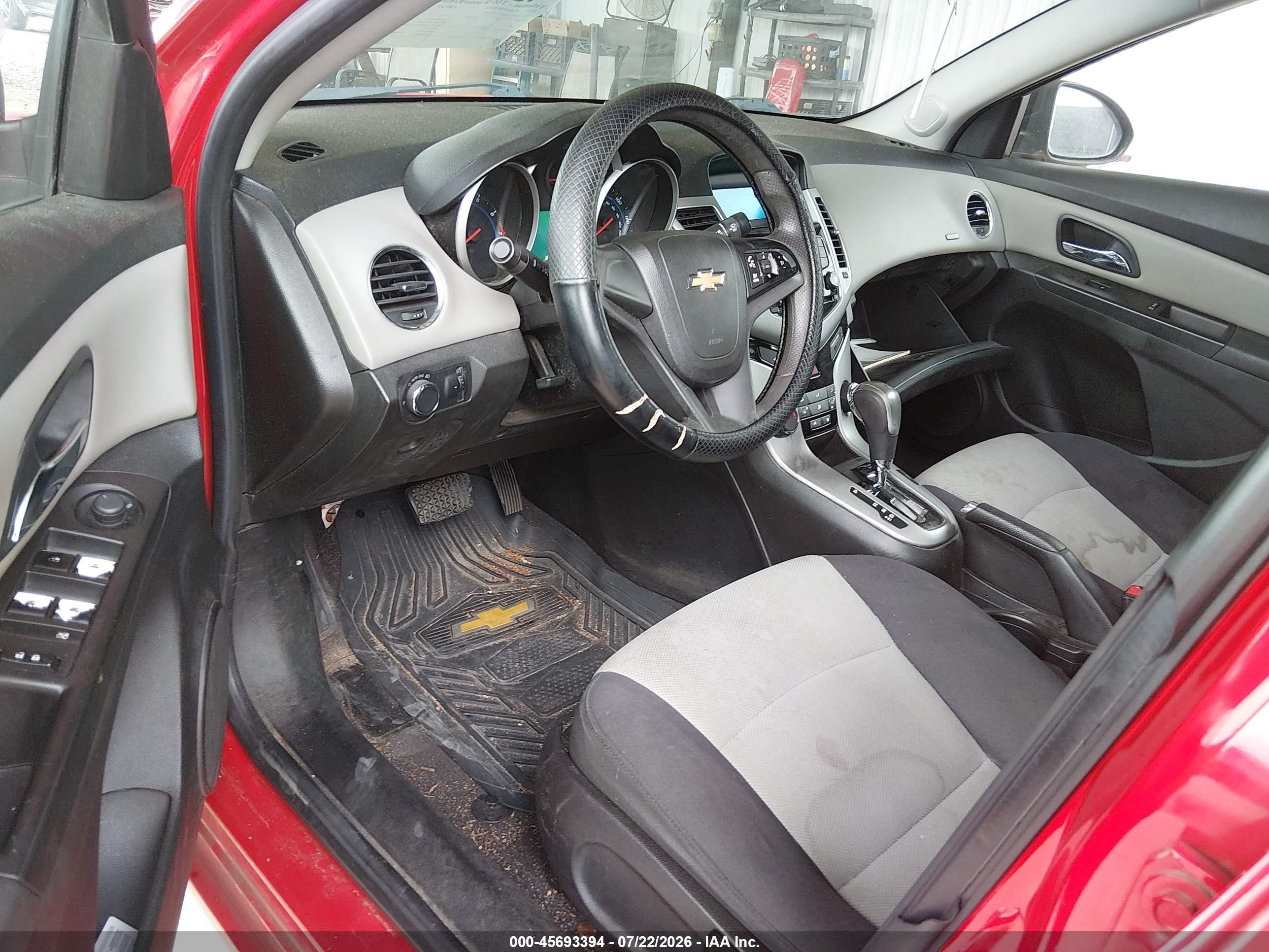 2015 Chevrolet Cruze Ls Auto Red vin: 1G1PA5SH7F7172160