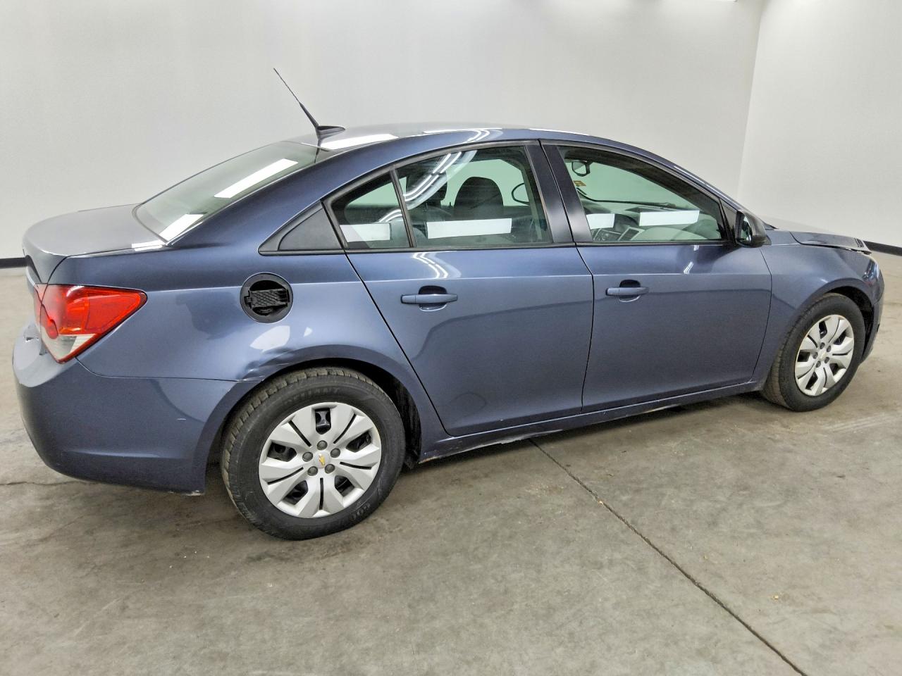 2013 Chevrolet Cruze Ls Blue vin: 1G1PA5SH8D7161973
