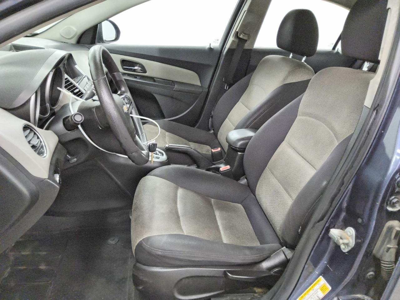2013 Chevrolet Cruze Ls Blue vin: 1G1PA5SH8D7161973
