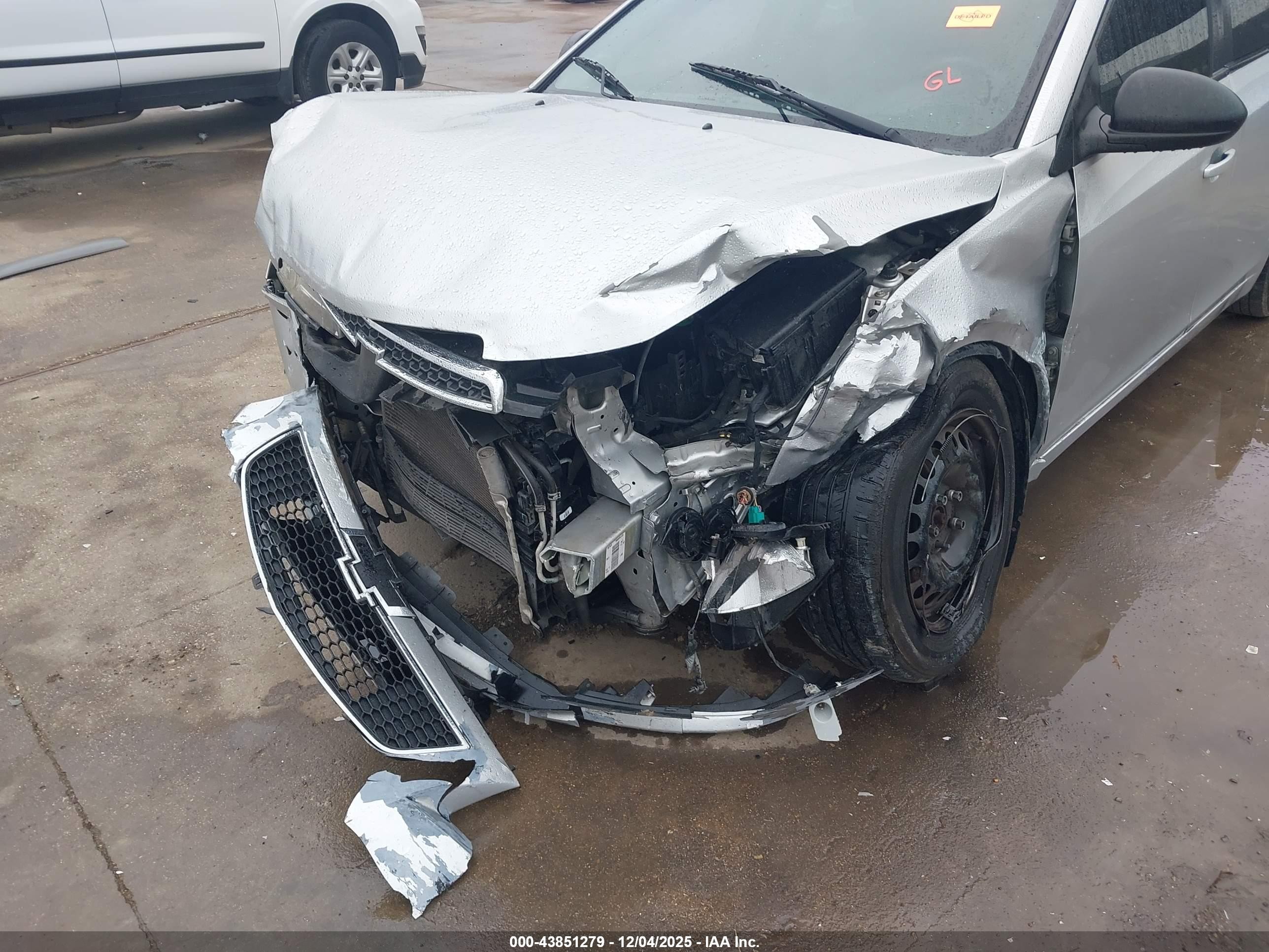 2013 Chevrolet Cruze Ls Auto Silver vin: 1G1PA5SH8D7165179