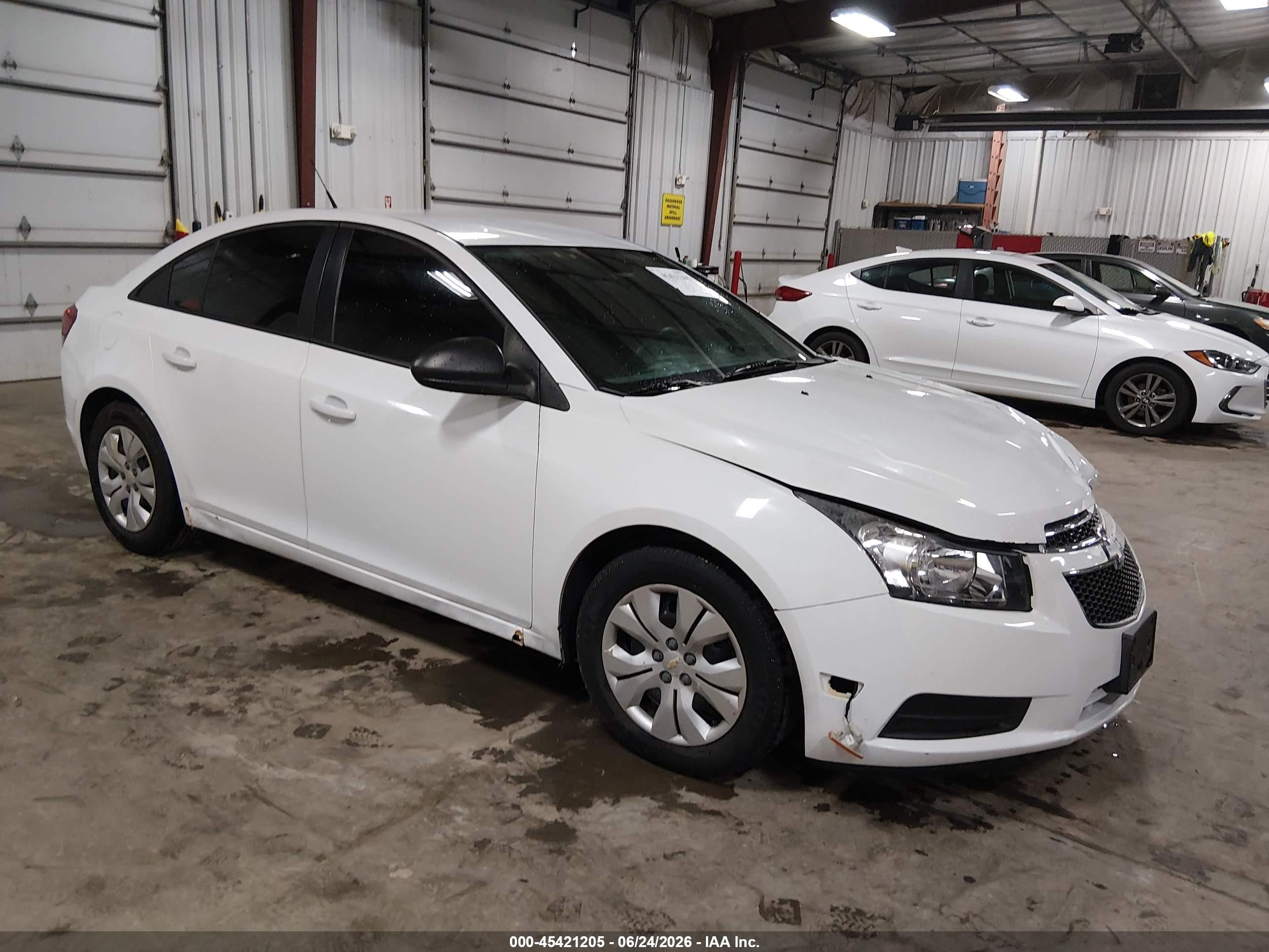 2013 Chevrolet Cruze Ls Auto White vin: 1G1PA5SH8D7329997