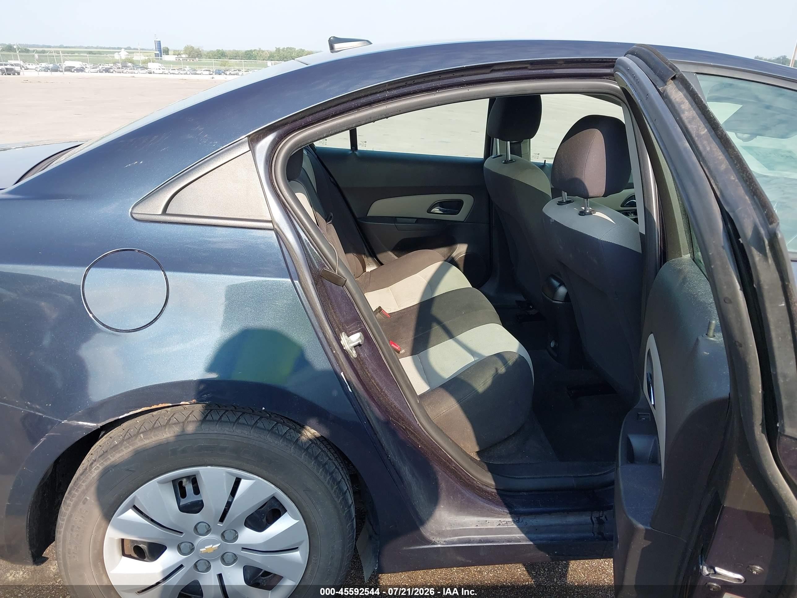 2014 Chevrolet Cruze Ls Auto Синий vin: 1G1PA5SH8E7414436