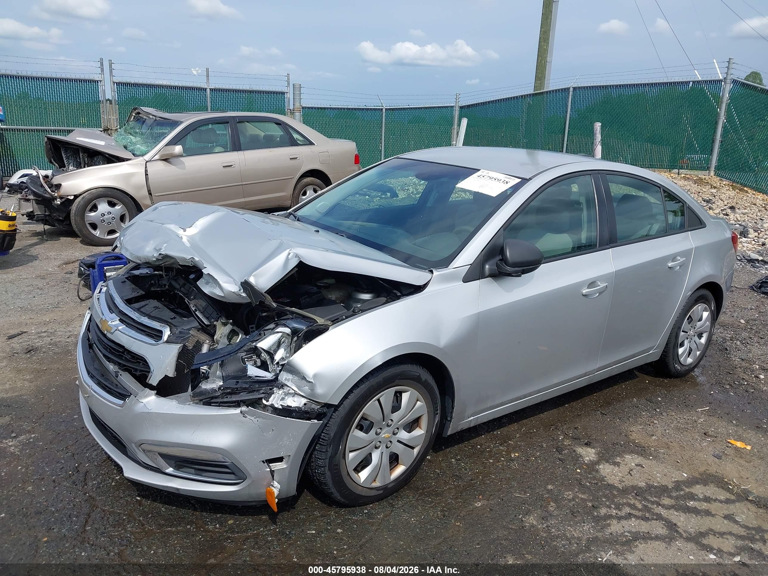 2015 Chevrolet Cruze Ls Auto Серебряный vin: 1G1PA5SH8F7190182